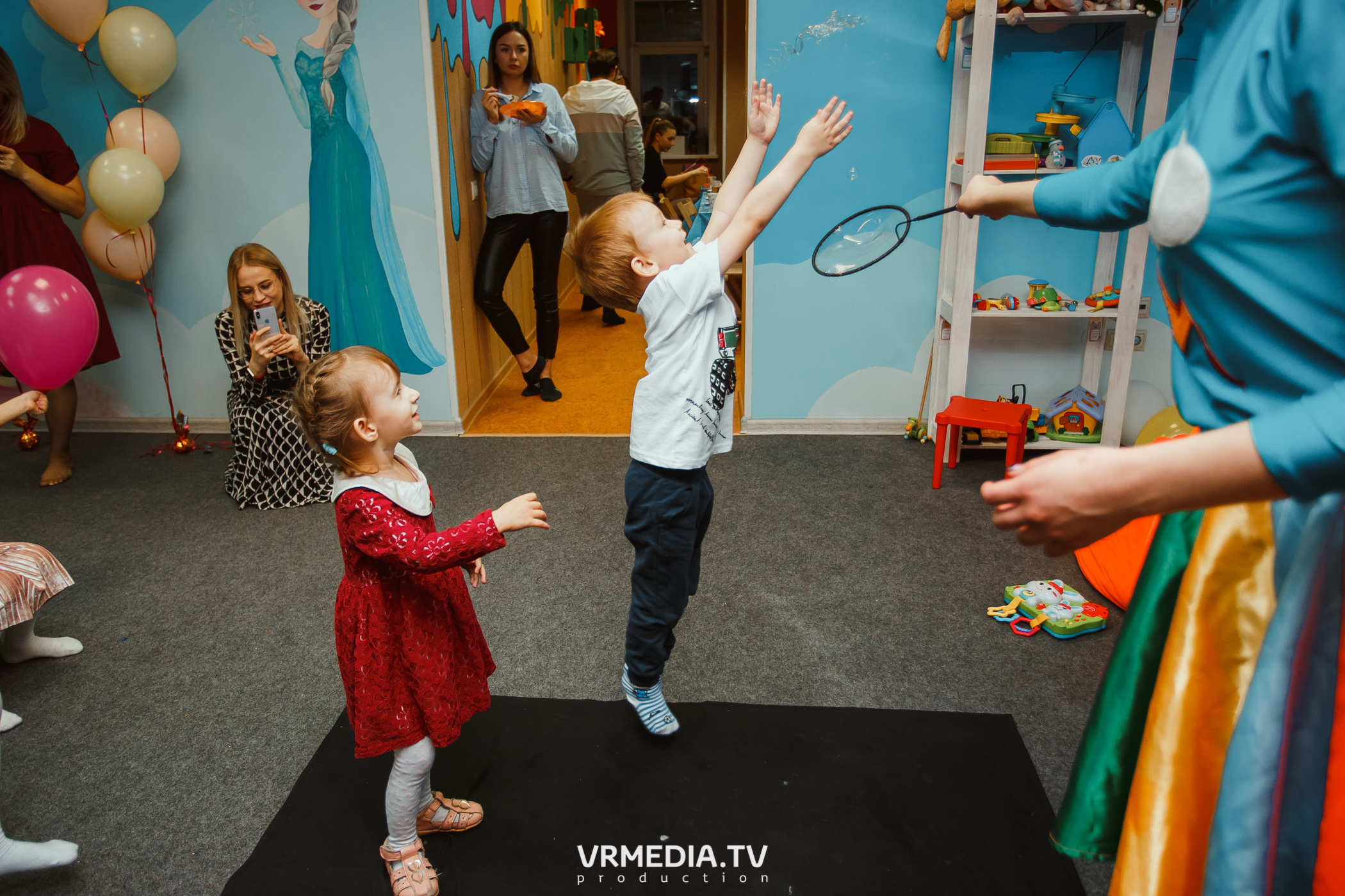 День рождения в «АкунаМатата»