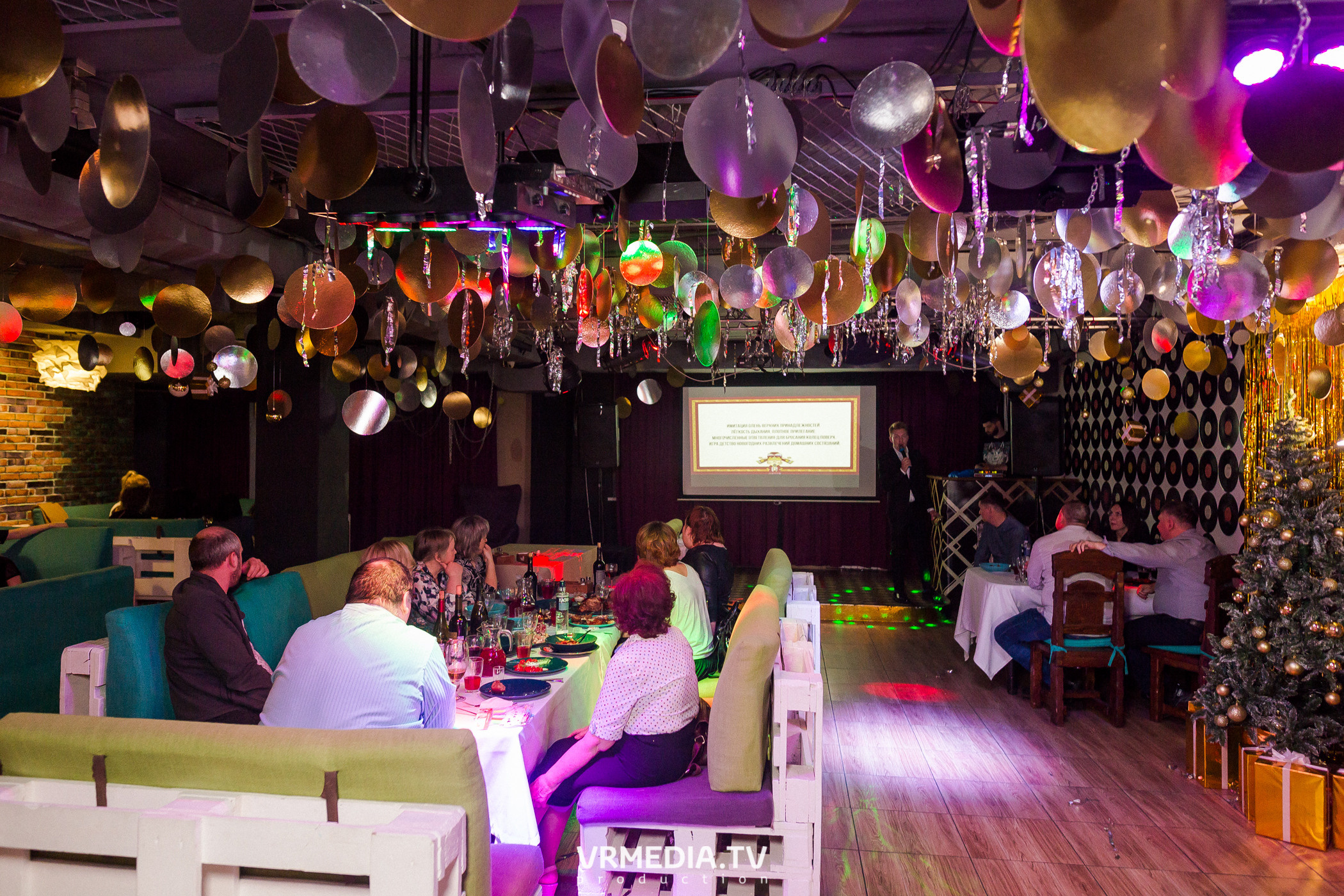 Новогодние корпоративы в караоке «Mimo Not»