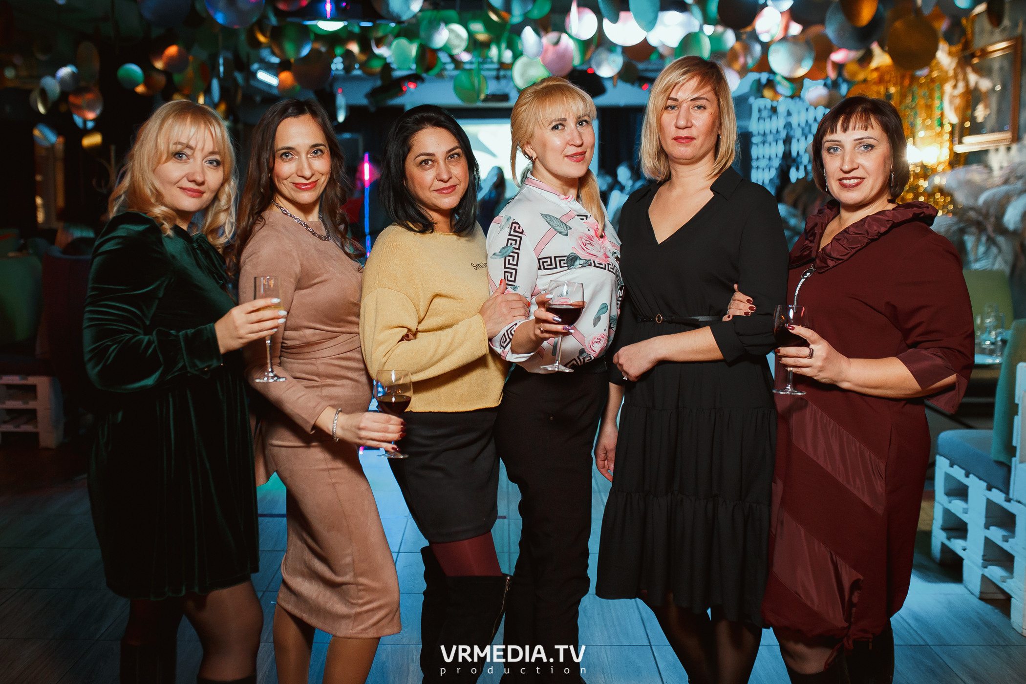 1 год караоке-ресторану «Мимо Нот»