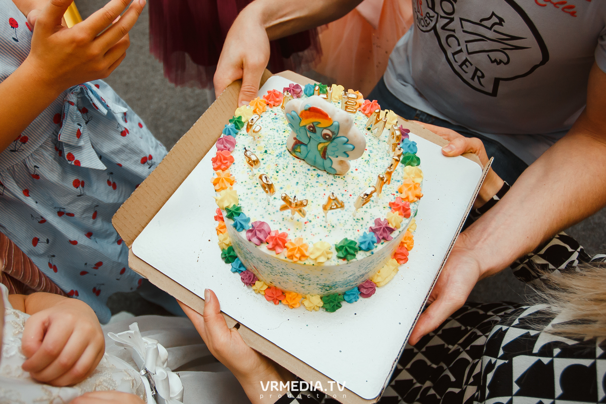 День рождения в «АкунаМатата»