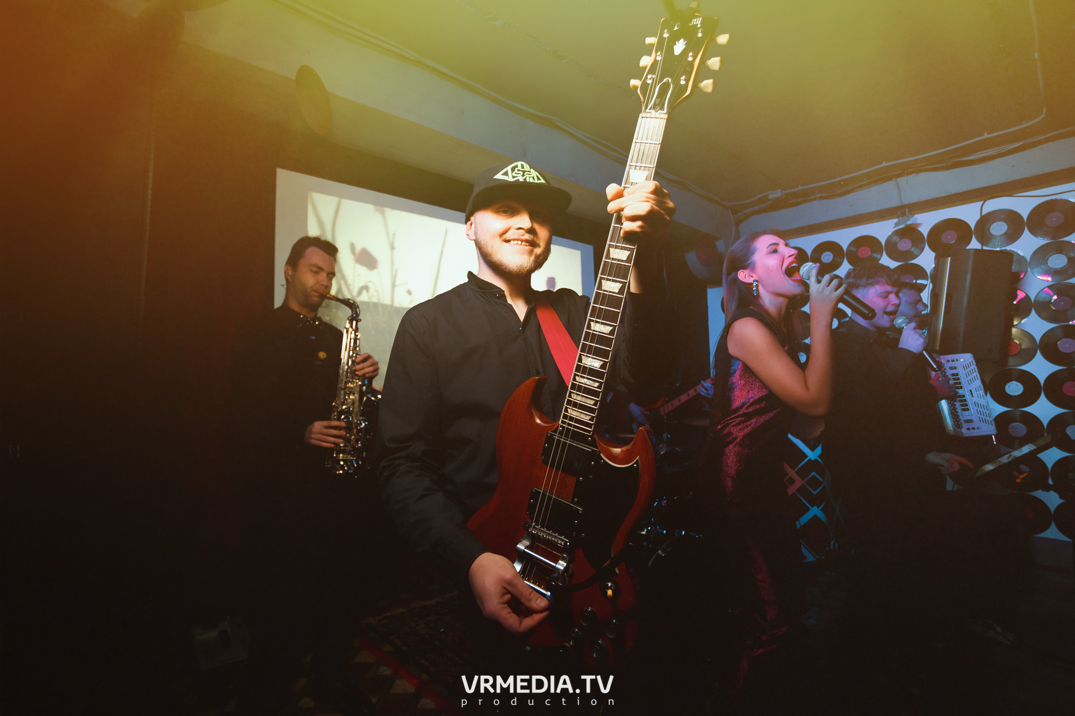 1 год караоке-ресторану «Мимо Нот»