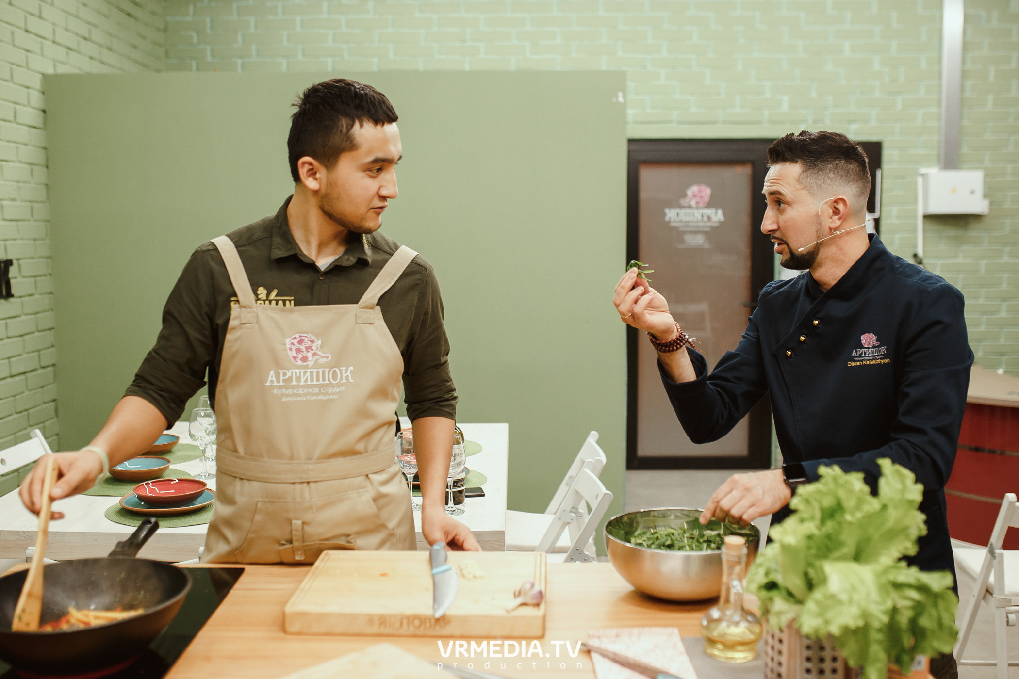 Кулинарная студия «Артишок». Битва столов: Барберы GoodMan — жарят мяс