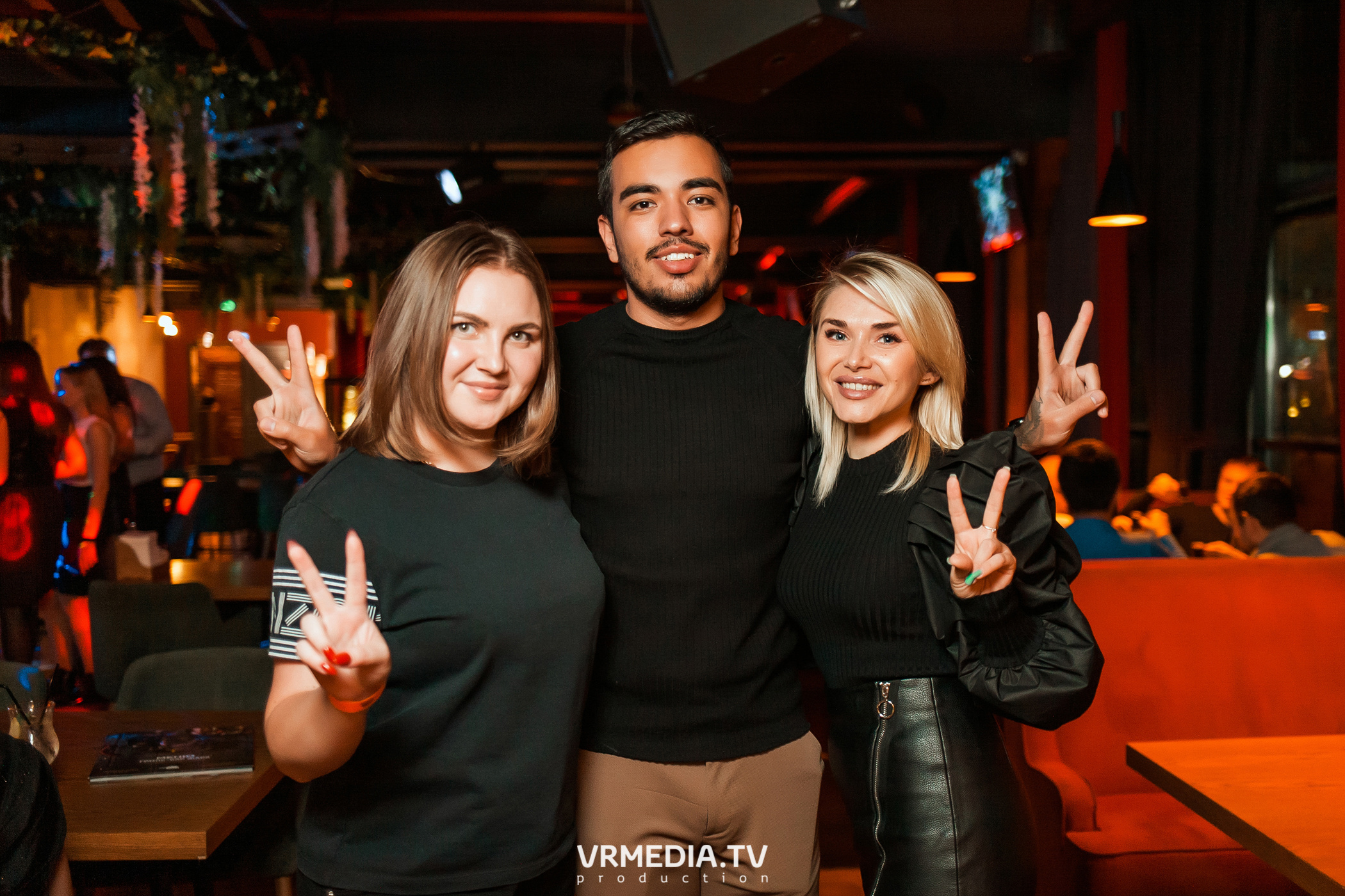 Группа «Коктейль Молотова» в гриль-баре «Жара»