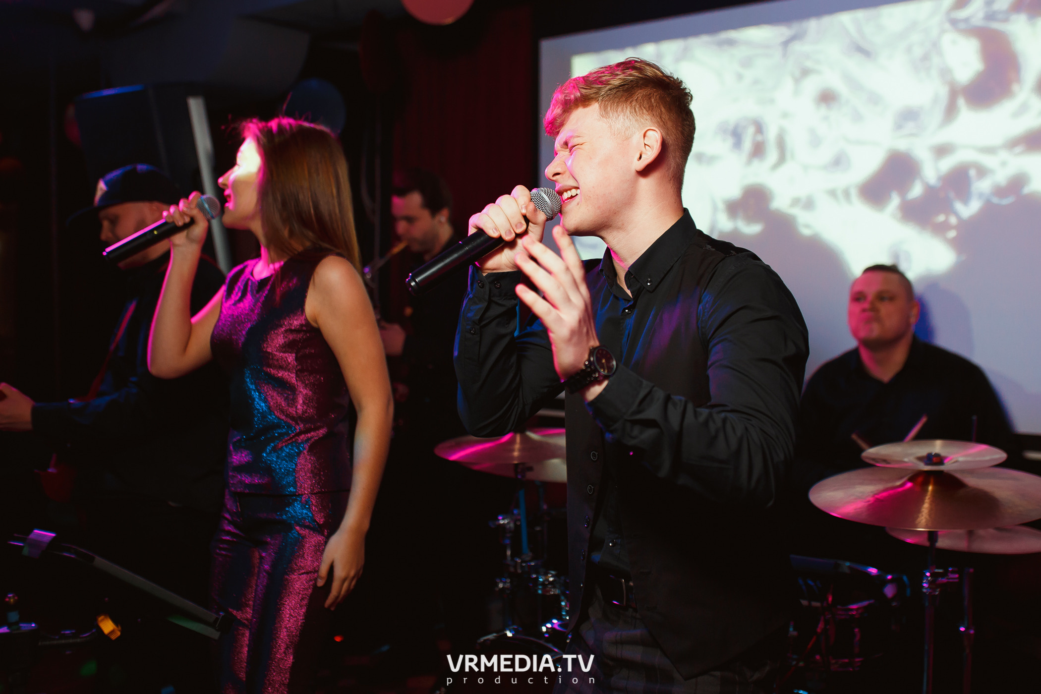 1 год караоке-ресторану «Мимо Нот»