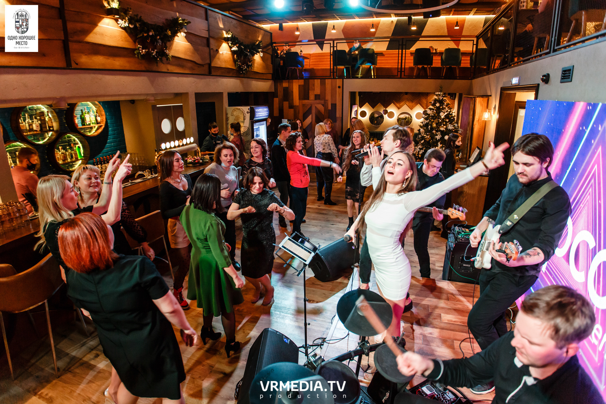 Новогодние корпоративы в ресторане «Одно хорошее место»