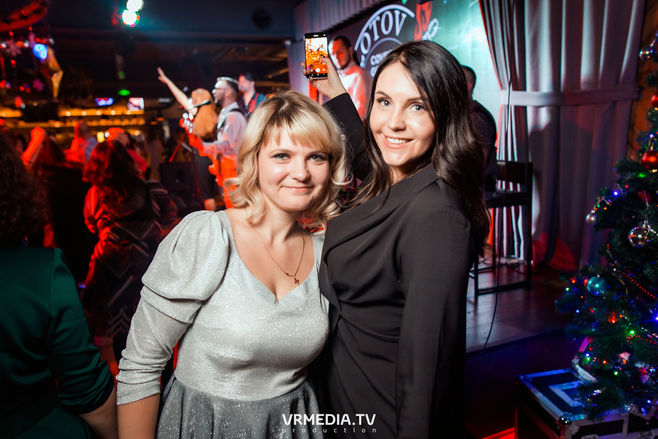 Новогодние корпоративы в гриль-баре «Жара»