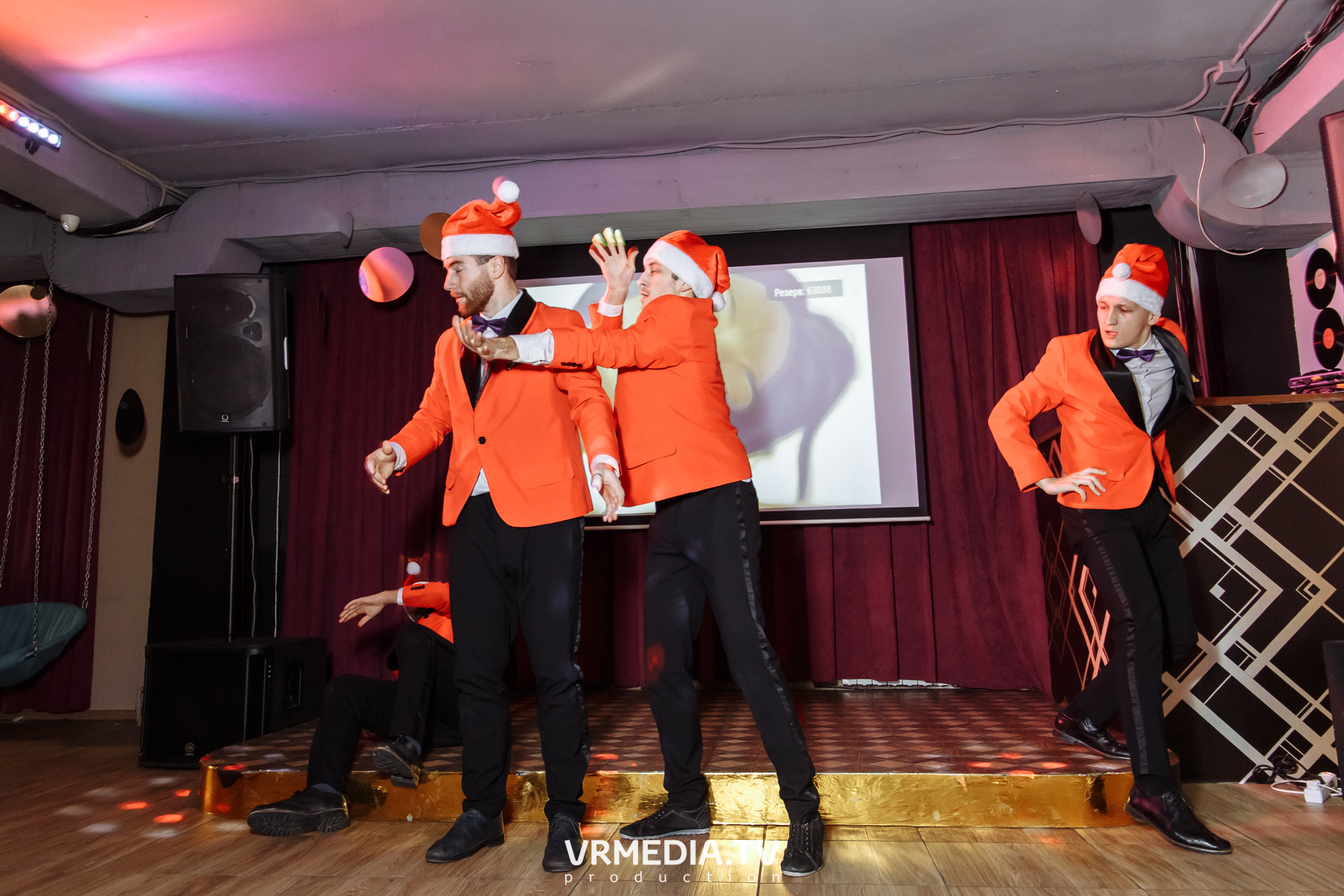 Новогодние корпоративы в караоке «Mimo Not»