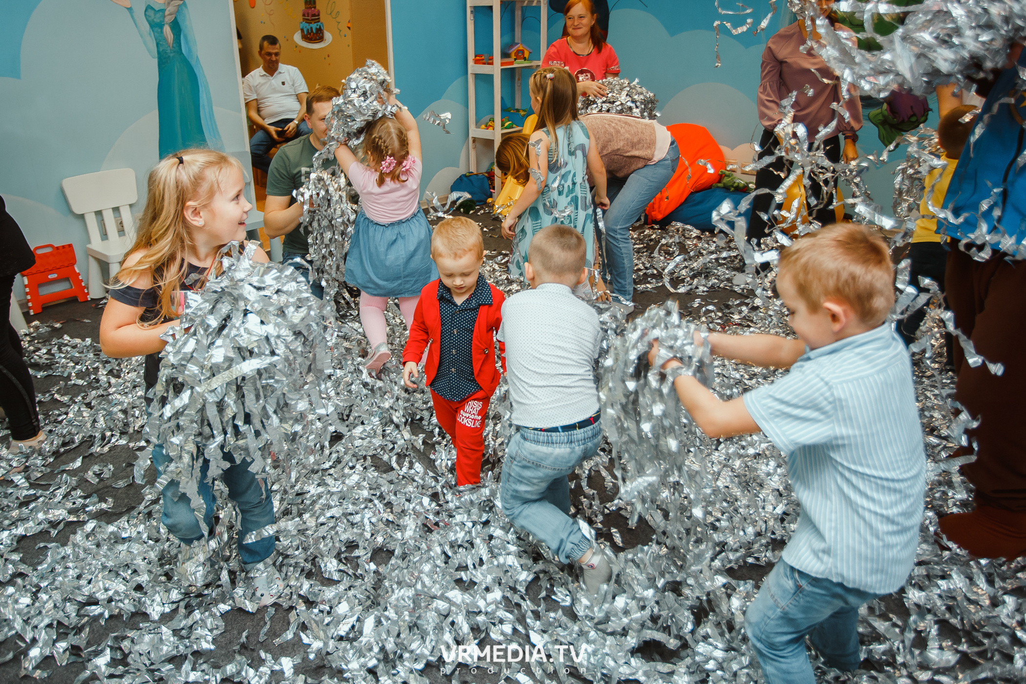 День рождения в «АкунаМатата»