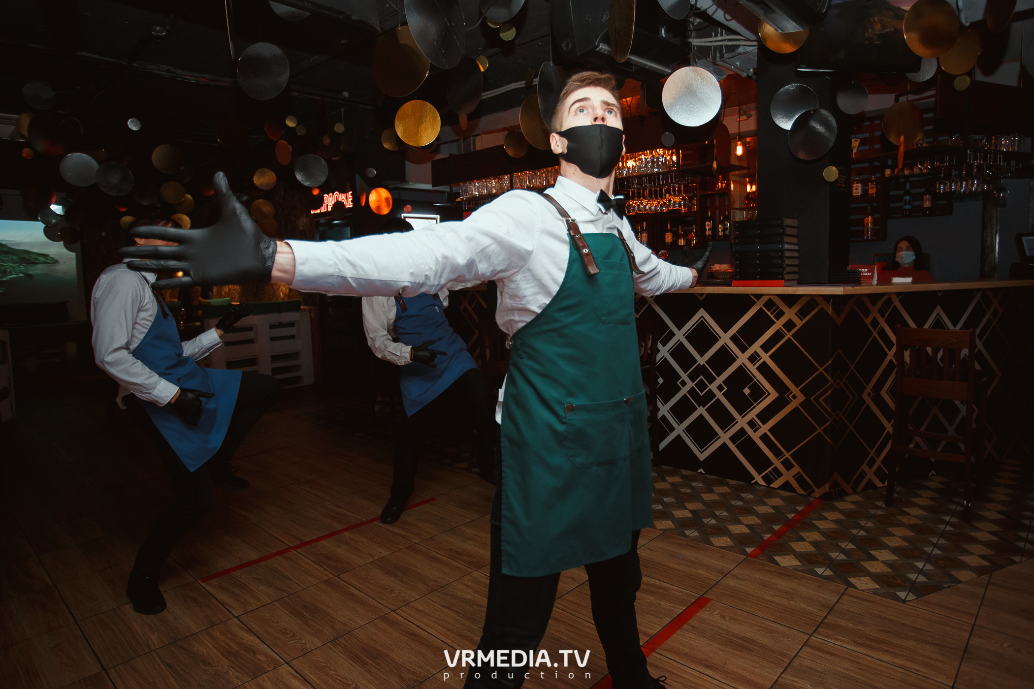 1 год караоке-ресторану «Мимо Нот»