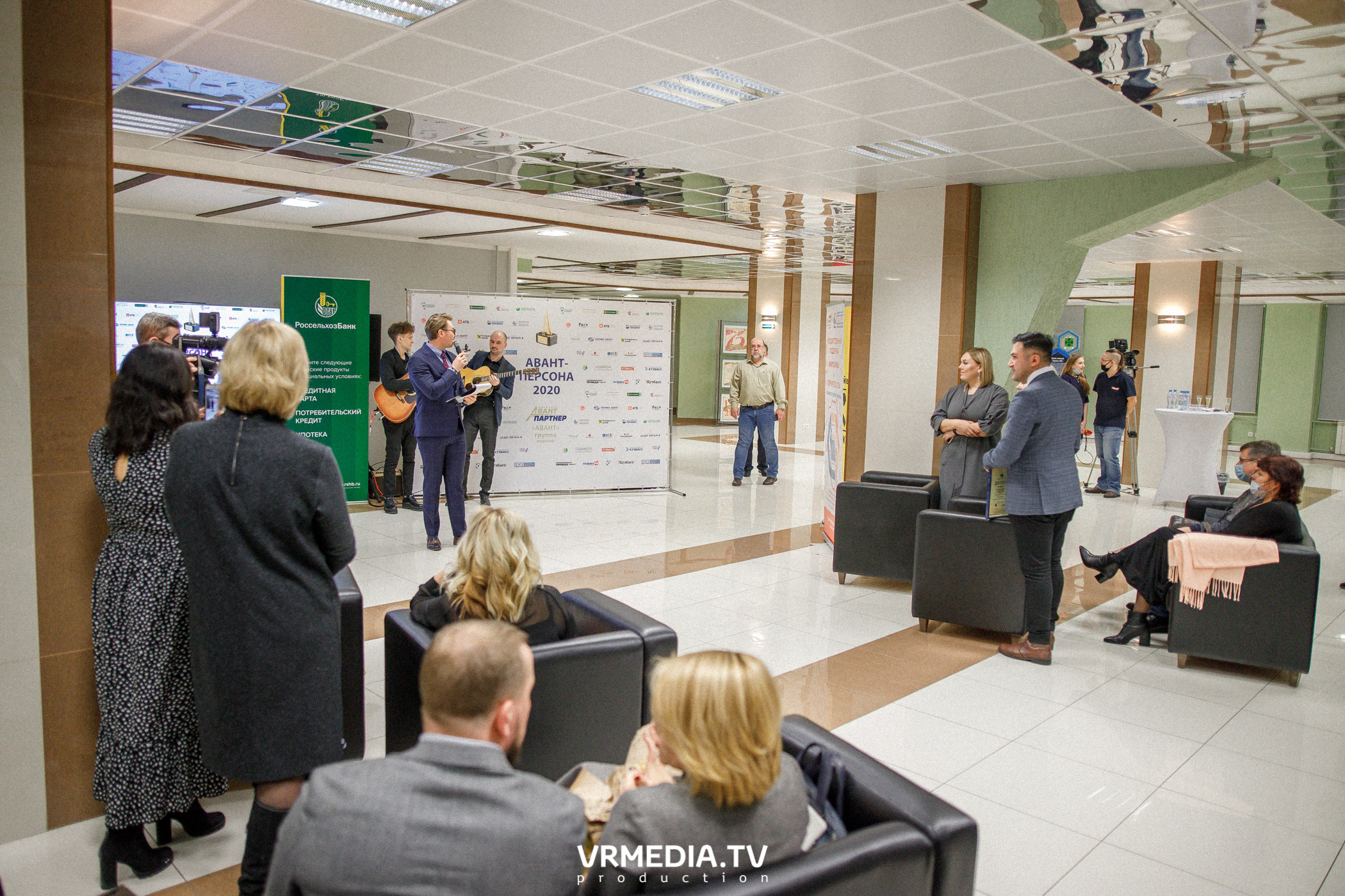 Награждение лауреатов и победителей Аван-Персоны 2020