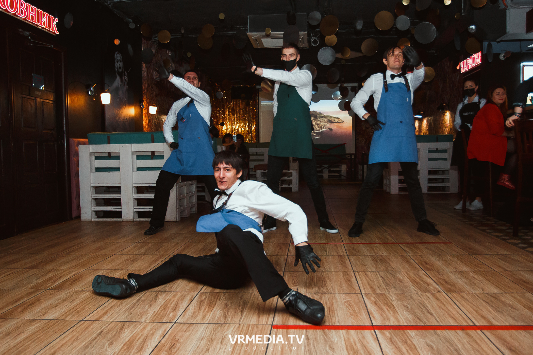 1 год караоке-ресторану «Мимо Нот»