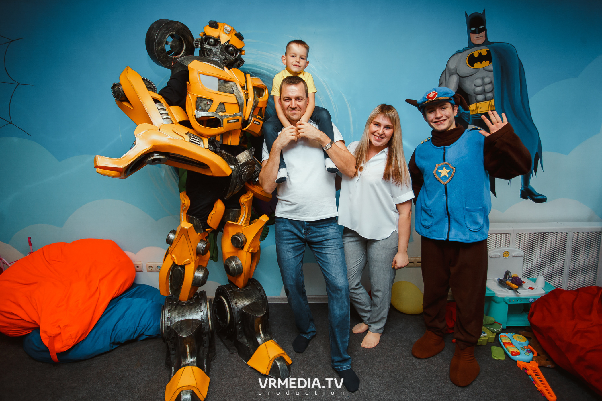 День рождения в «АкунаМатата»