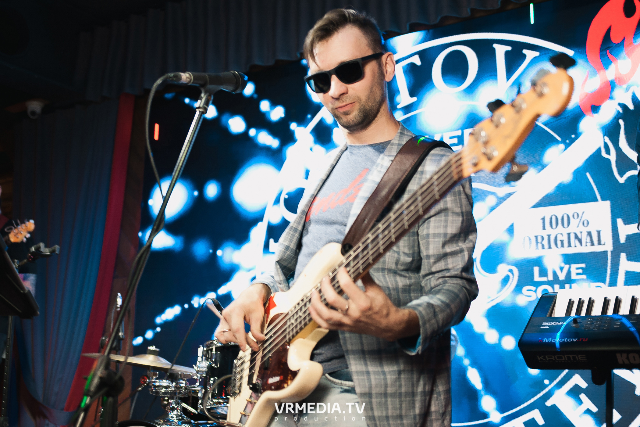 Группа «Коктейль Молотова» в гриль-баре «Жара»