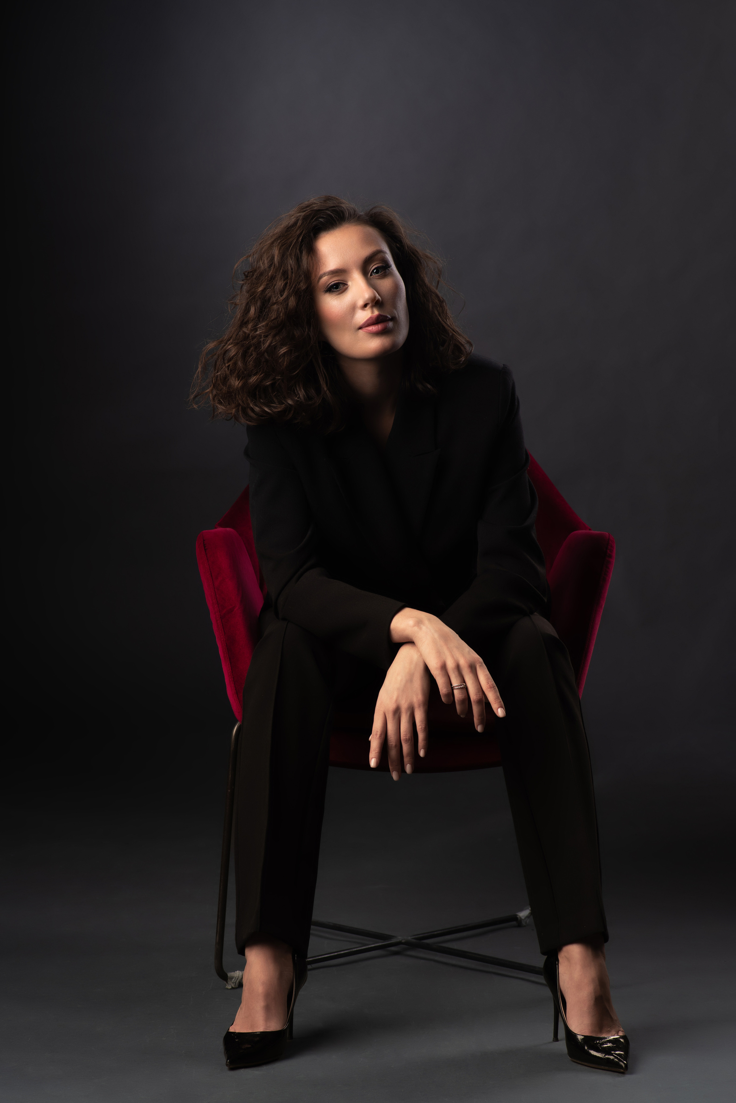 Женский художественный портрет  в студии в классическом стиле Ростове-на-Дону фотограф Залитко Вячеслав