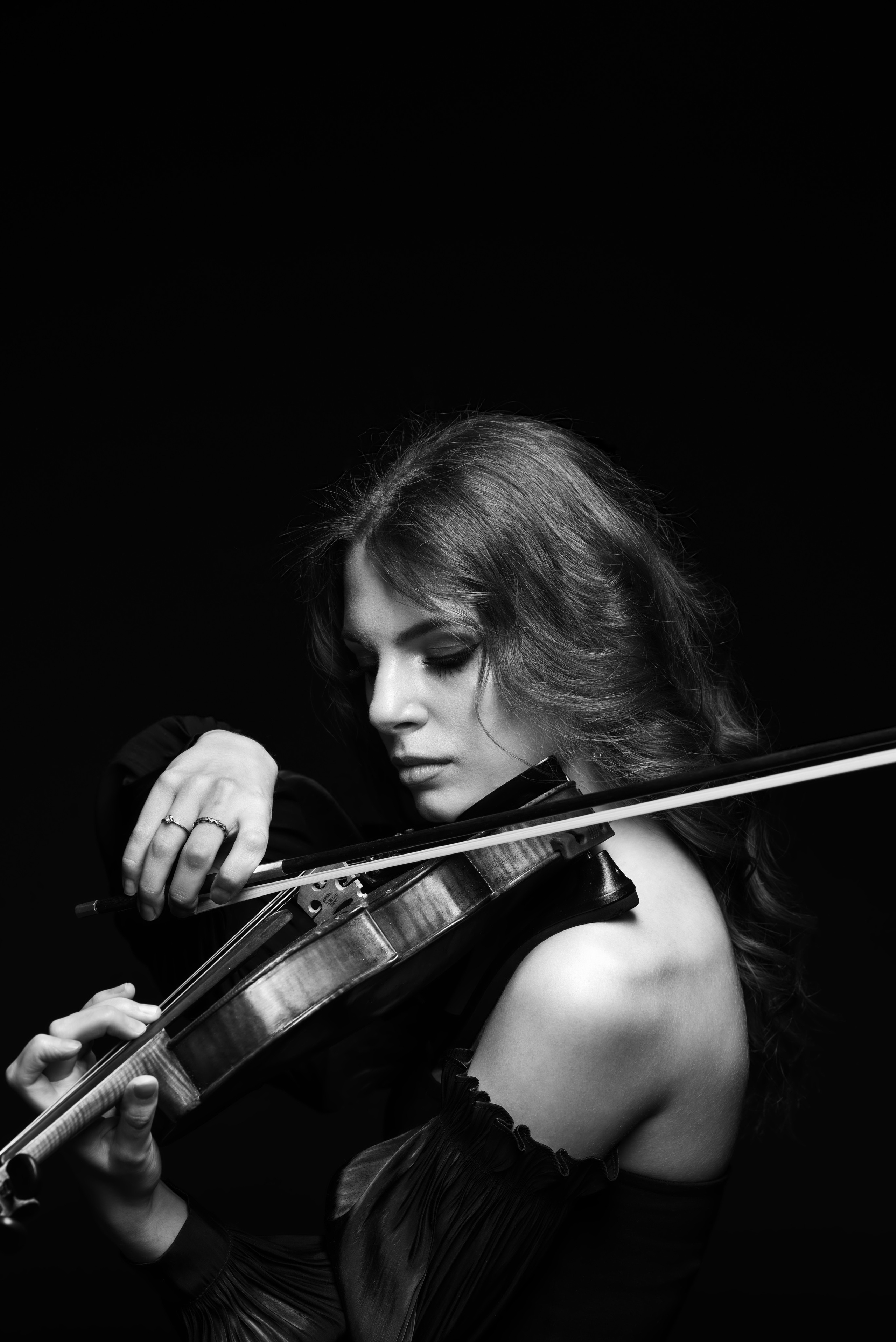 Женский художественный чёрно-белый портрет в Ростове-на-Дону фотограф Залитко Вячеслав