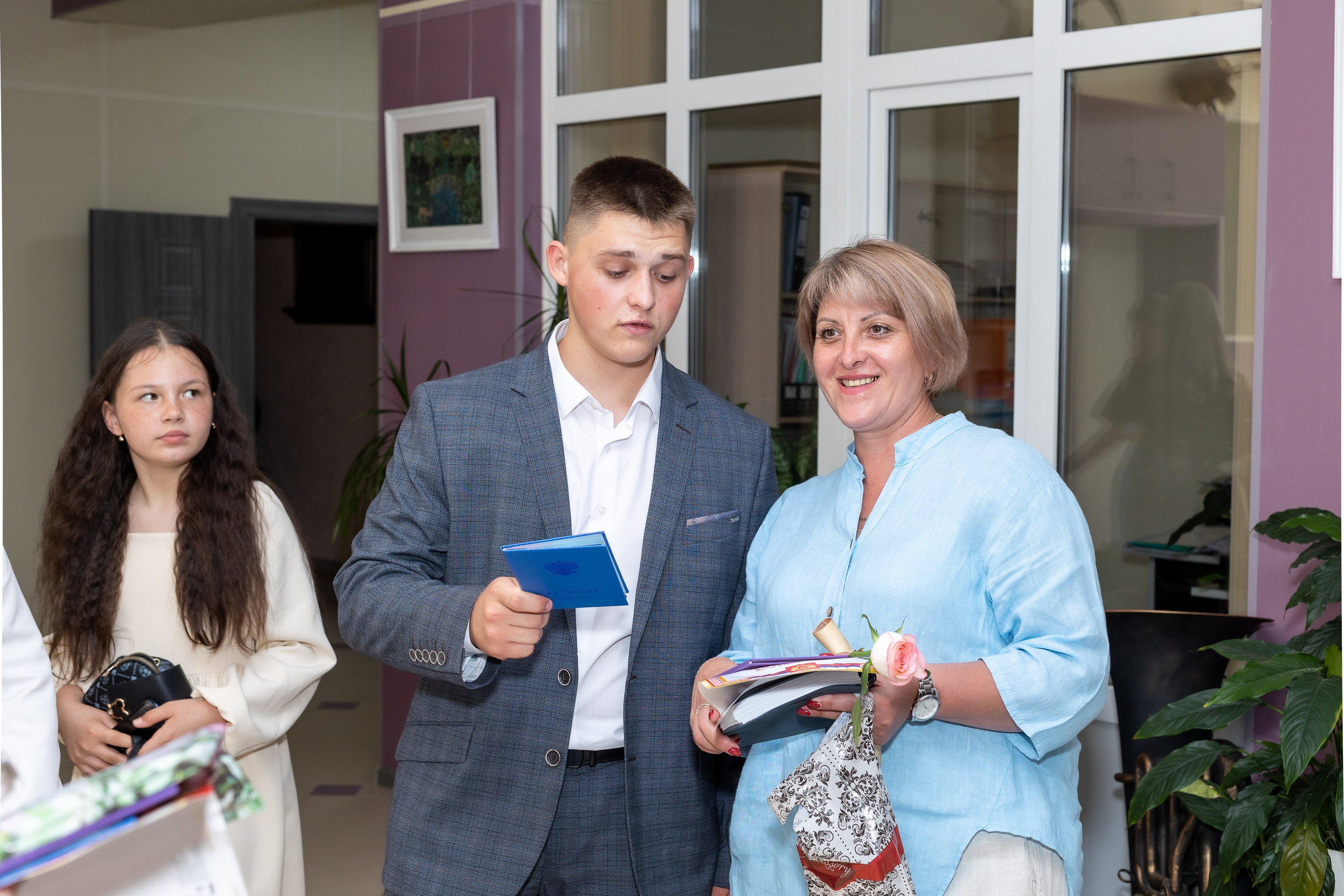 Вручение аттестата 2025. Выпускные альбомы Майкоп, Краснодар Елена Золотарева