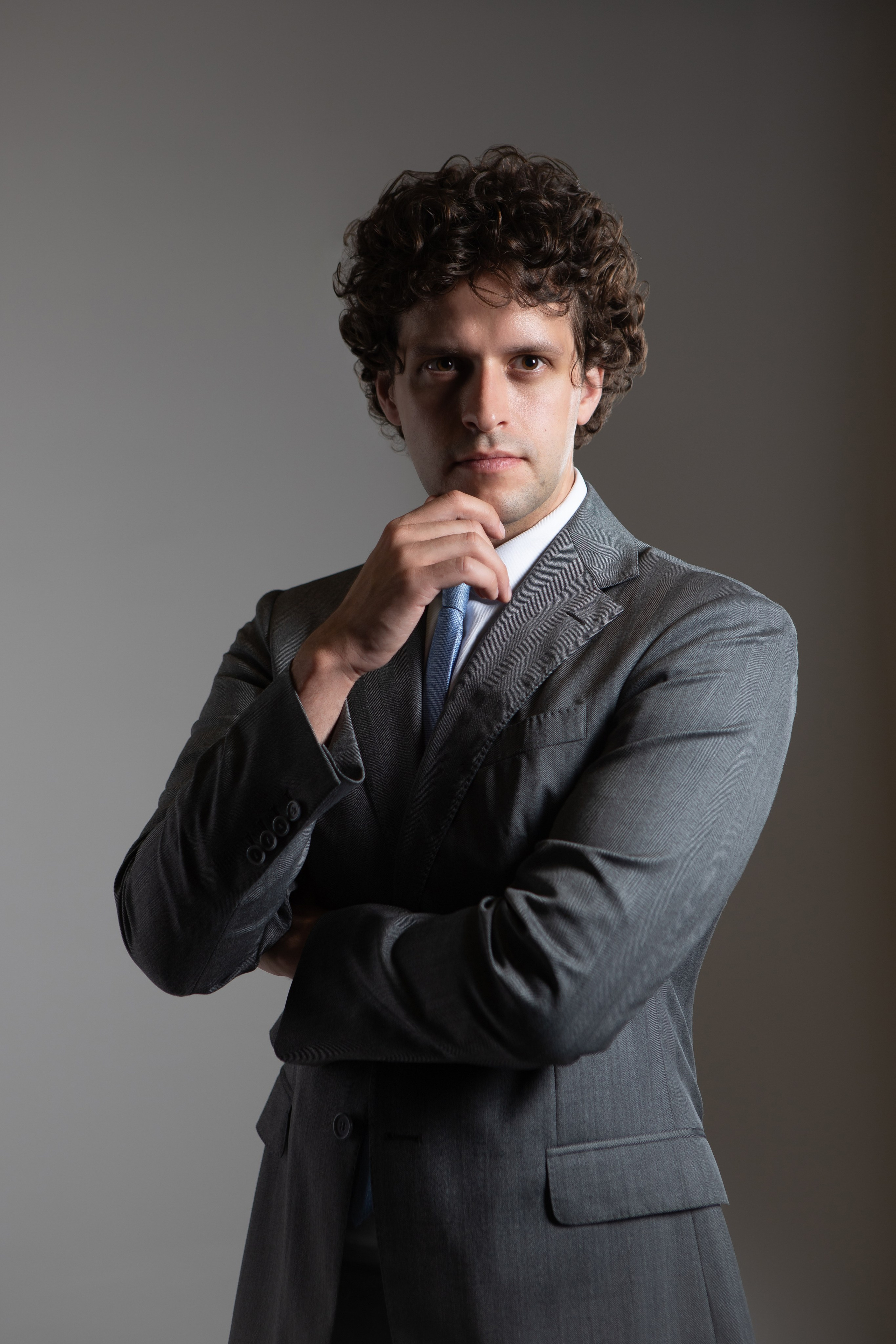 Красивая аватарка, мужской бизнес-портрет, деловое фото в Москве. Фотосессия в фотостудии. Лучший фотограф Москвы.