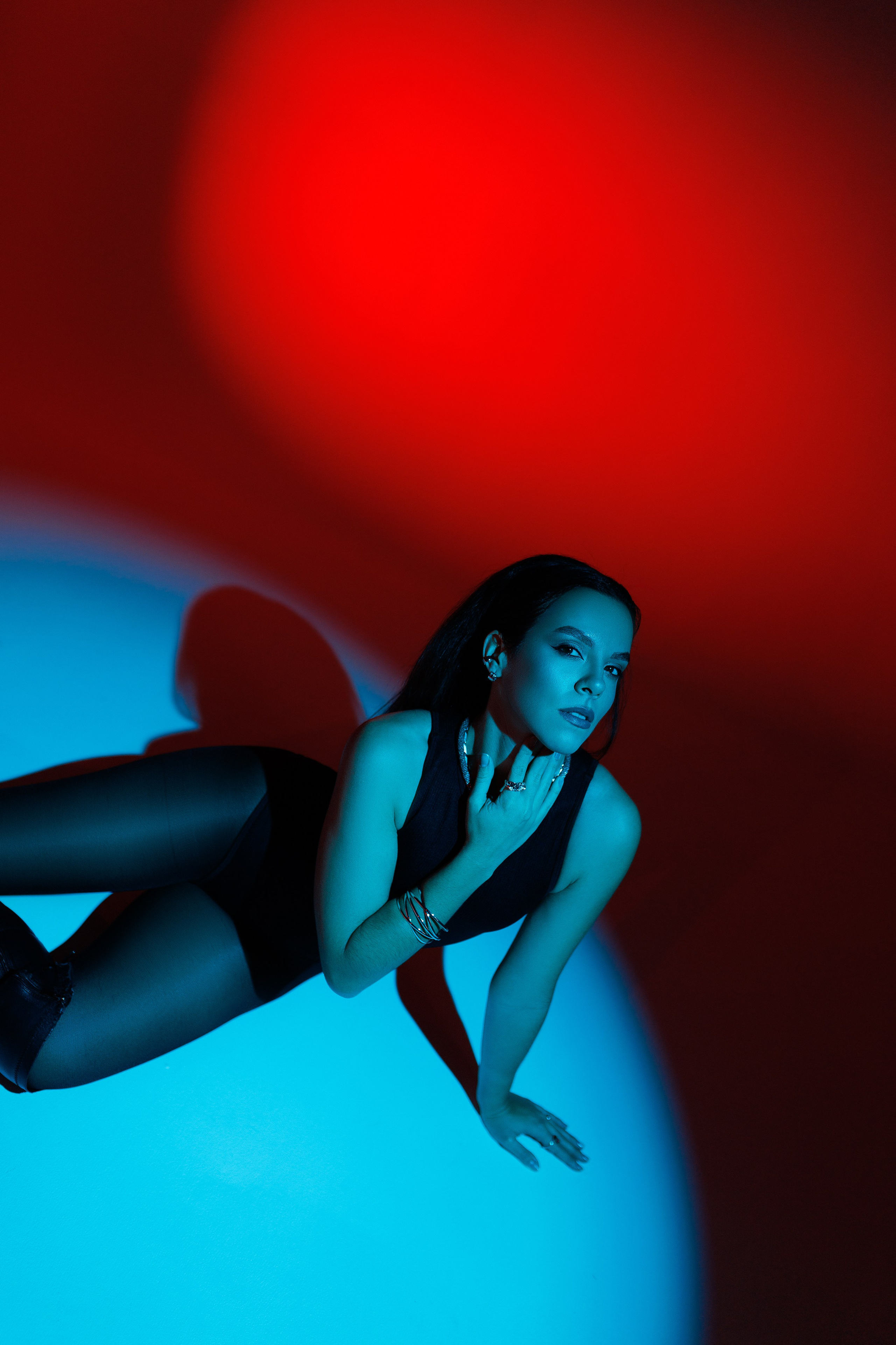 Цветной свет и фигуры. Фотограф Минск