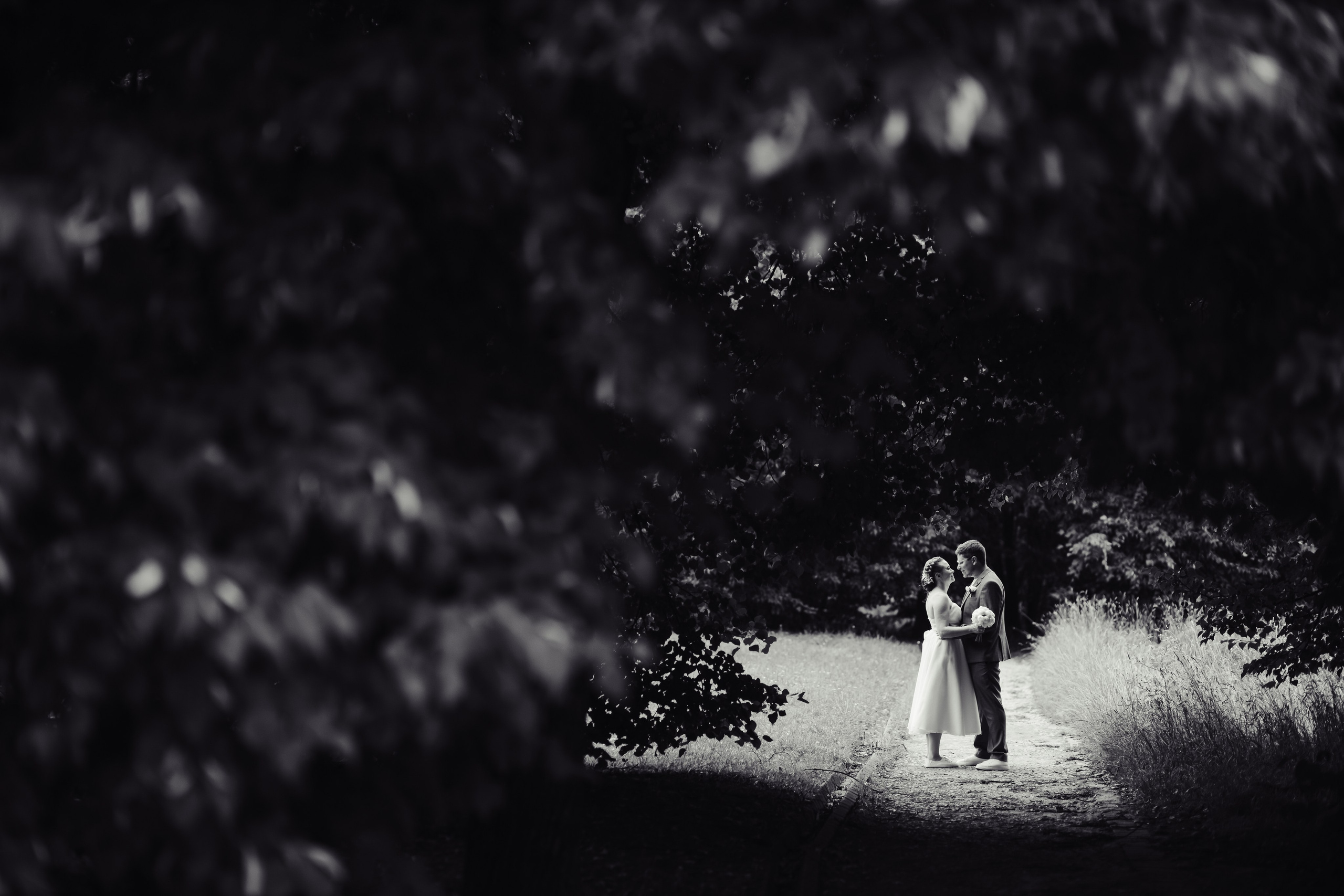 Евгения и Илья ЧБ. Свадебный фотограф в Москве Екатерина Огарская