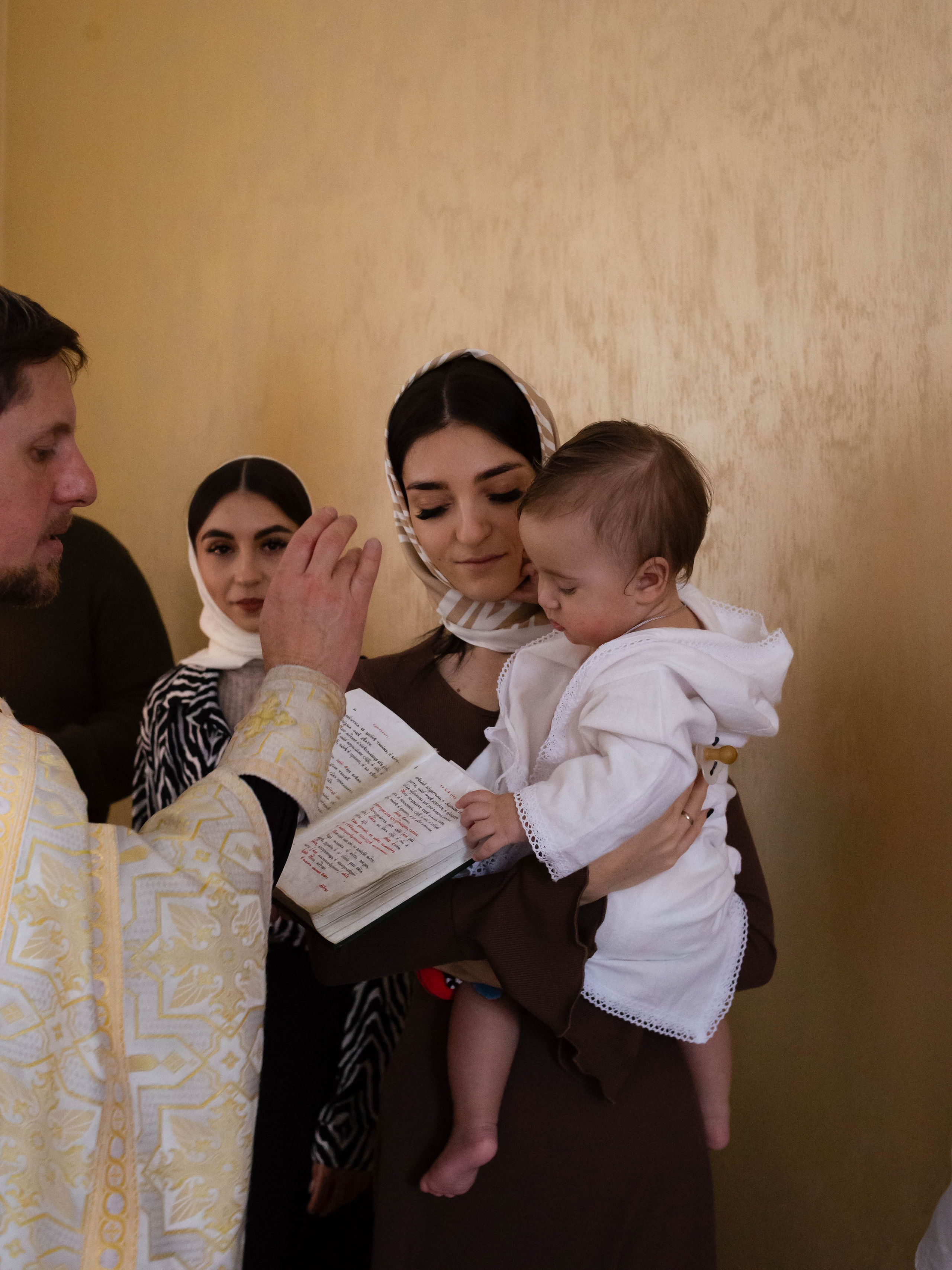 Крещение Эмира. Семейный фотограф Софи Симакова в Волгограде и Волжском