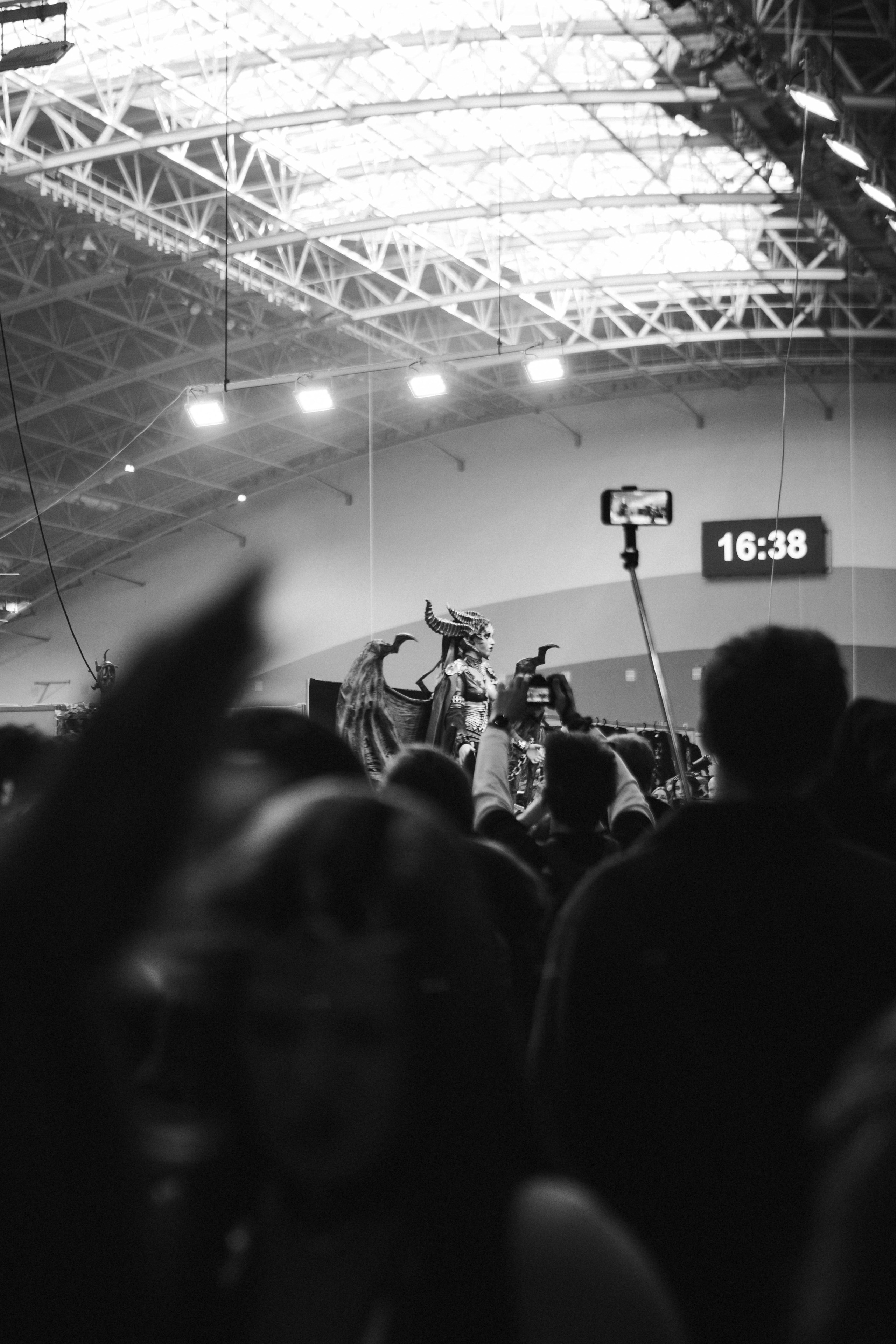 Тёмные Материи, 2026. Портретный фотограф в Минске