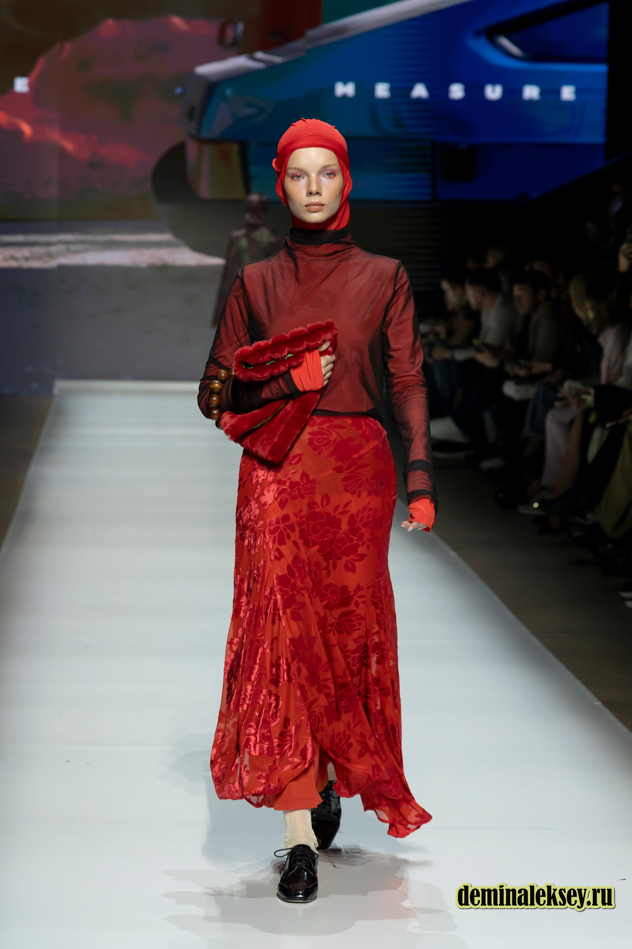 Московская неделя моды 2024 4 октября дизайнер Measure Махачкала. Репортажный, семейный и студийный фотограф в Москве Демин Алексей