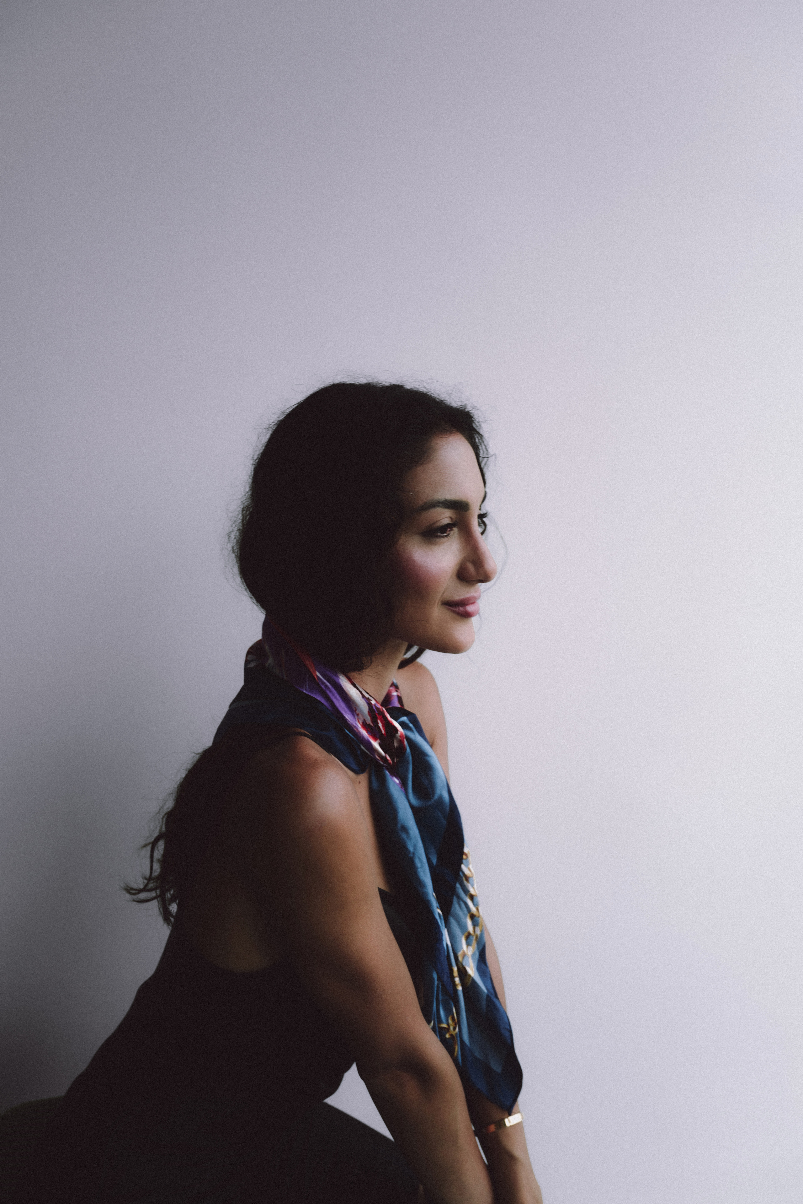 I am Diana, a portrait photographer. I take pictures around the world