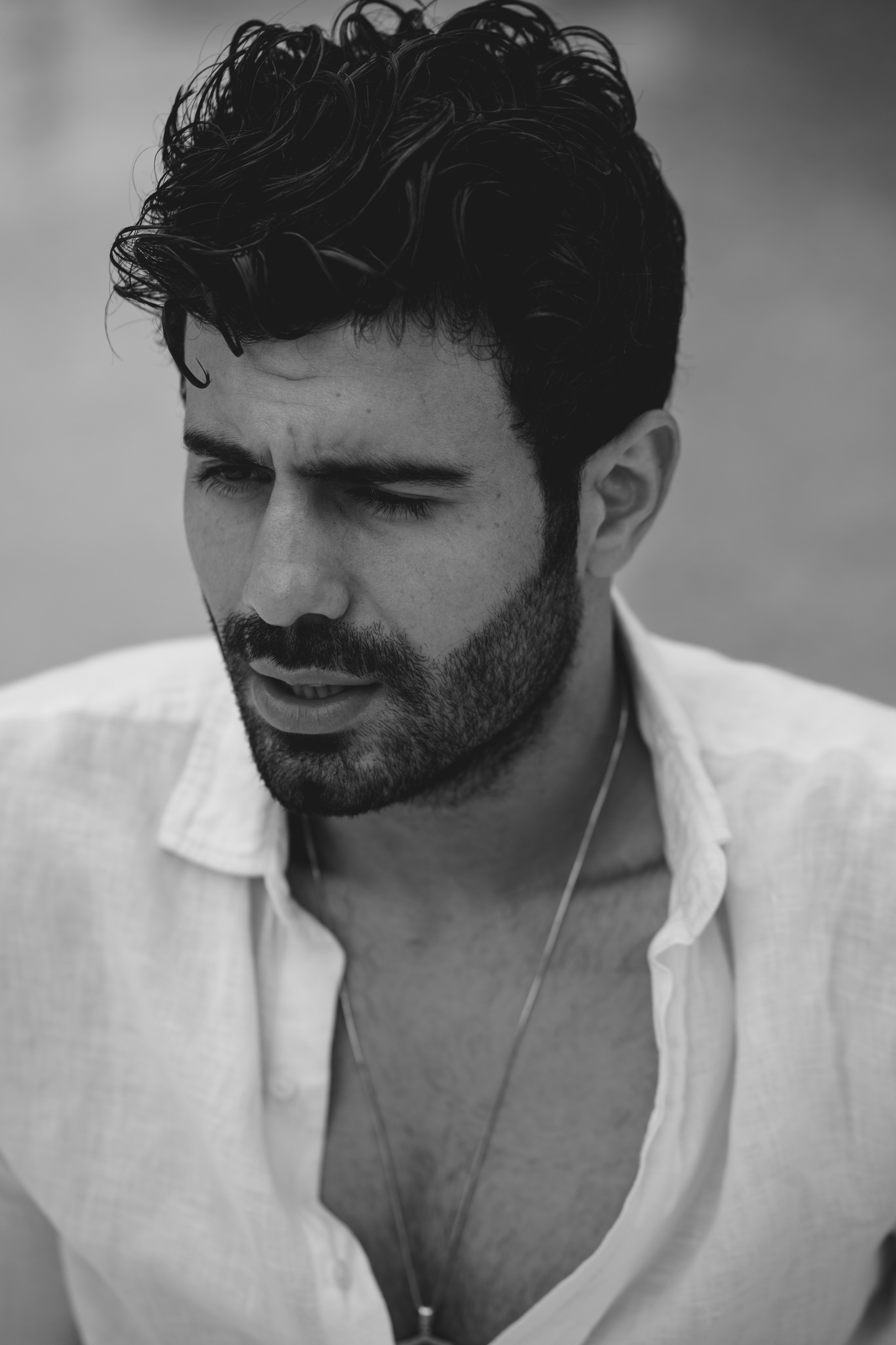 Эмре. I am Diana, a portrait photographer. I take pictures around the world