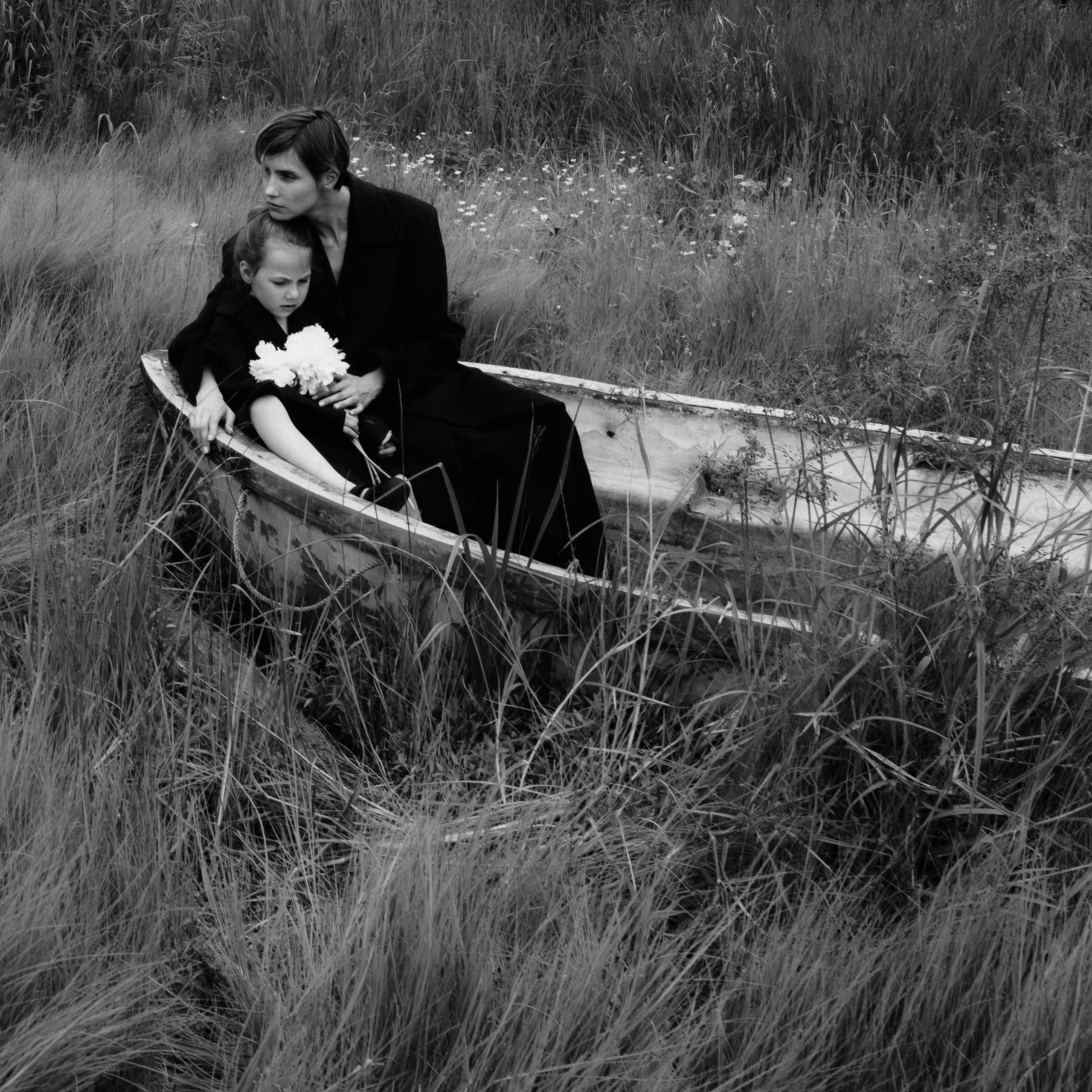 I am Diana, a portrait photographer. I take pictures around the world