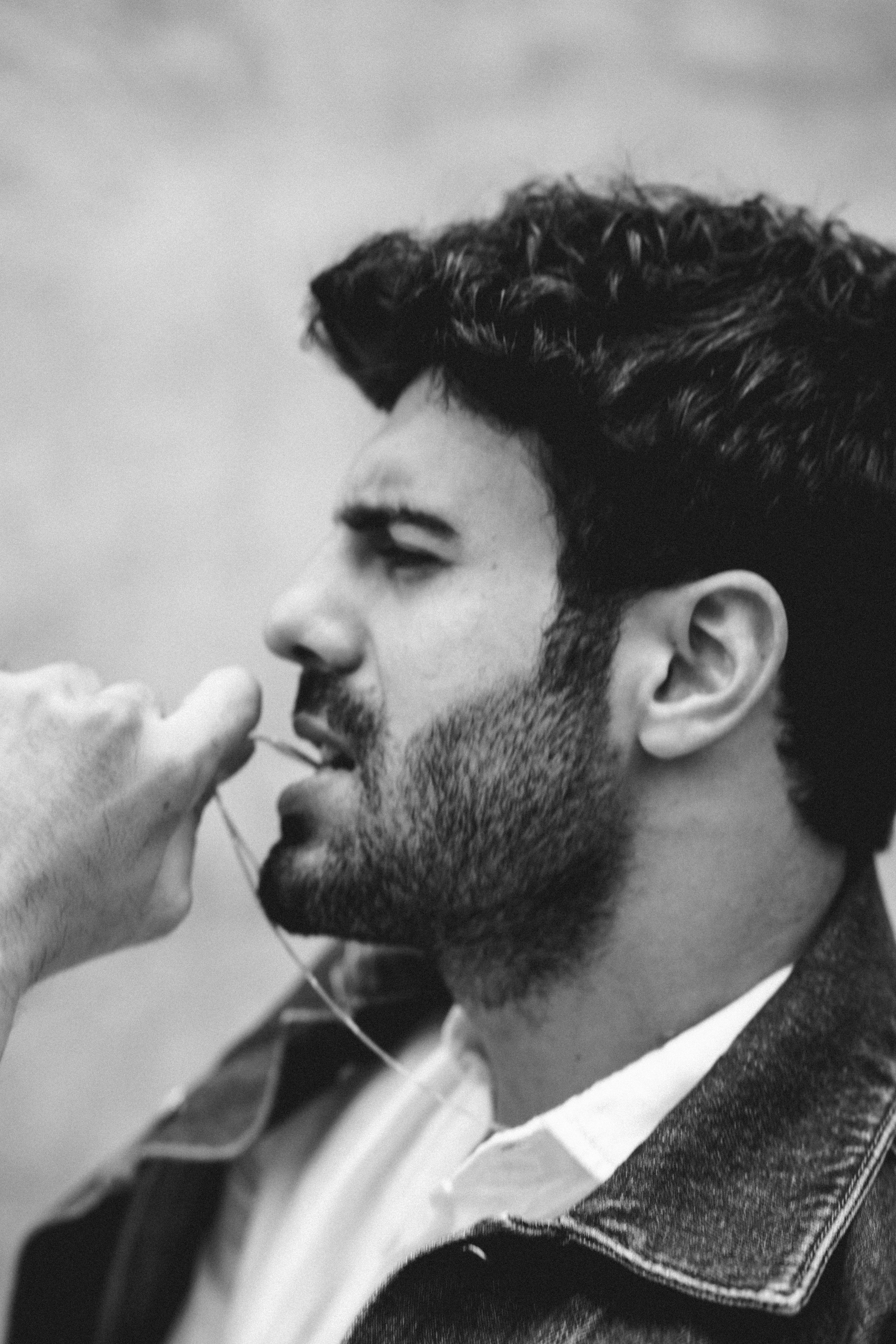 Эмре. I am Diana, a portrait photographer. I take pictures around the world