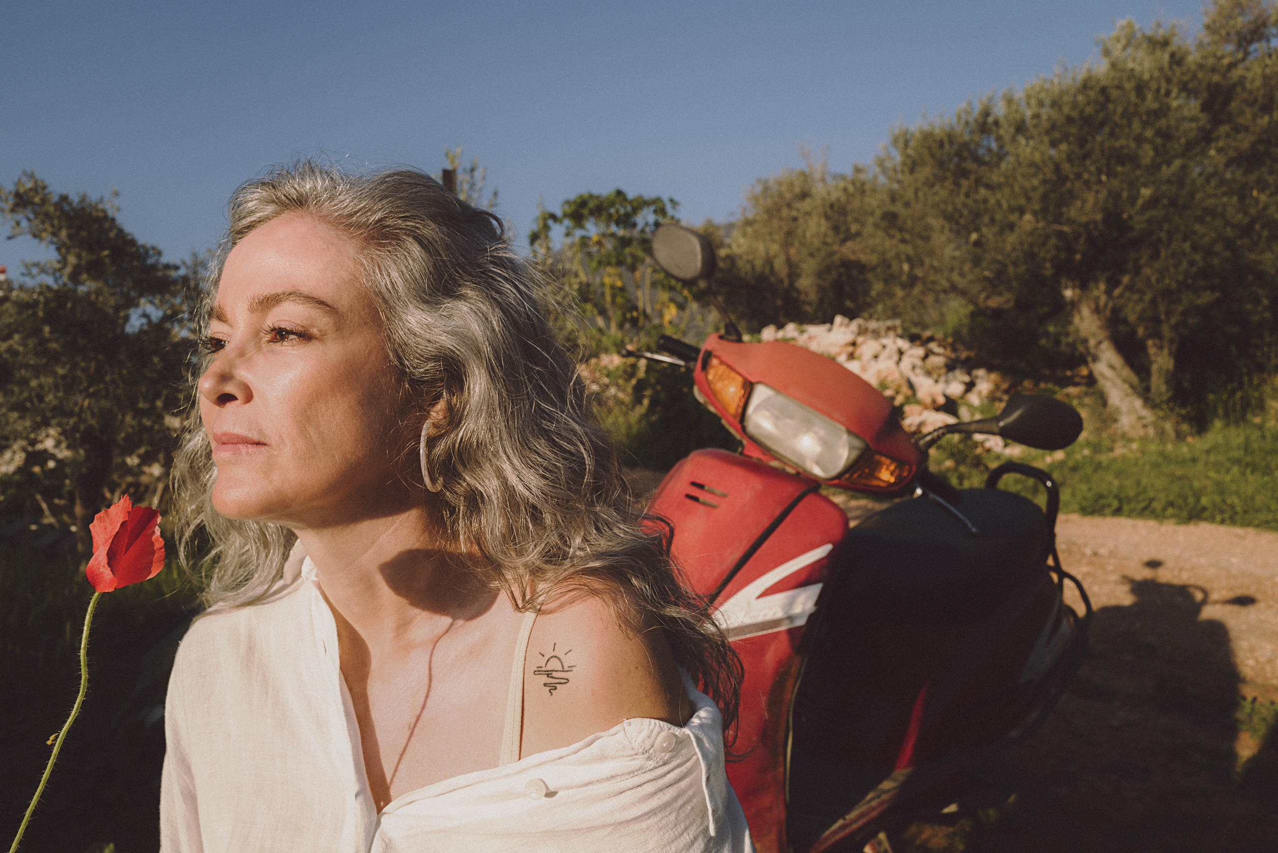 I am Diana, a portrait photographer. I take pictures around the world