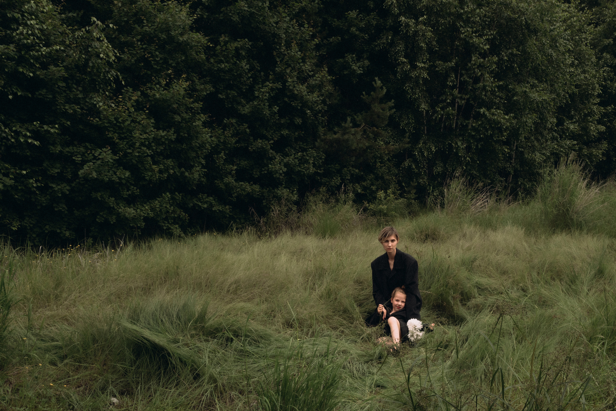 I am Diana, a portrait photographer. I take pictures around the world