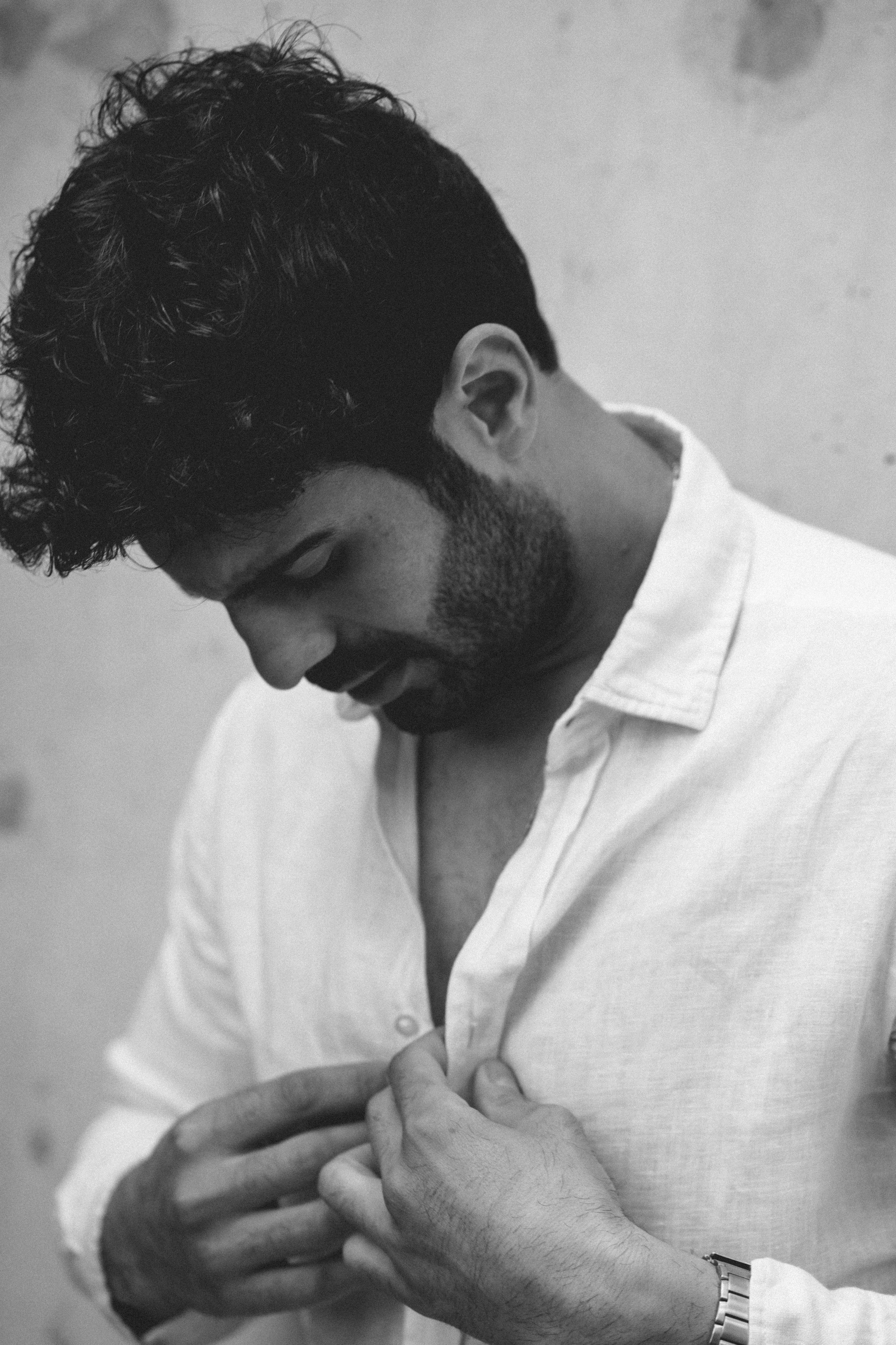 Эмре. I am Diana, a portrait photographer. I take pictures around the world