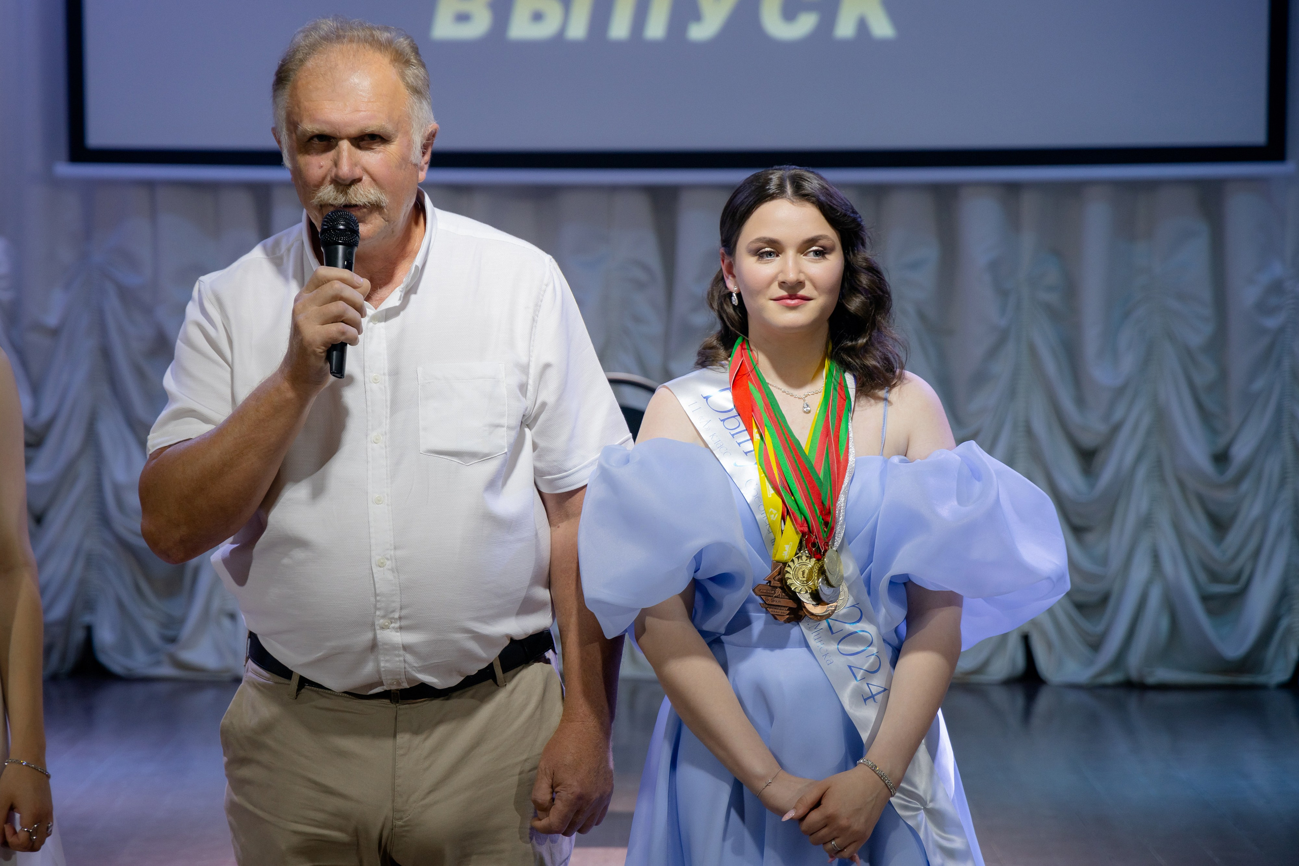 Школьный выпускной 2024 год в Соколе (Минск). Свадебный фотограф в Минске/Беларуси Сергей Спиридонов