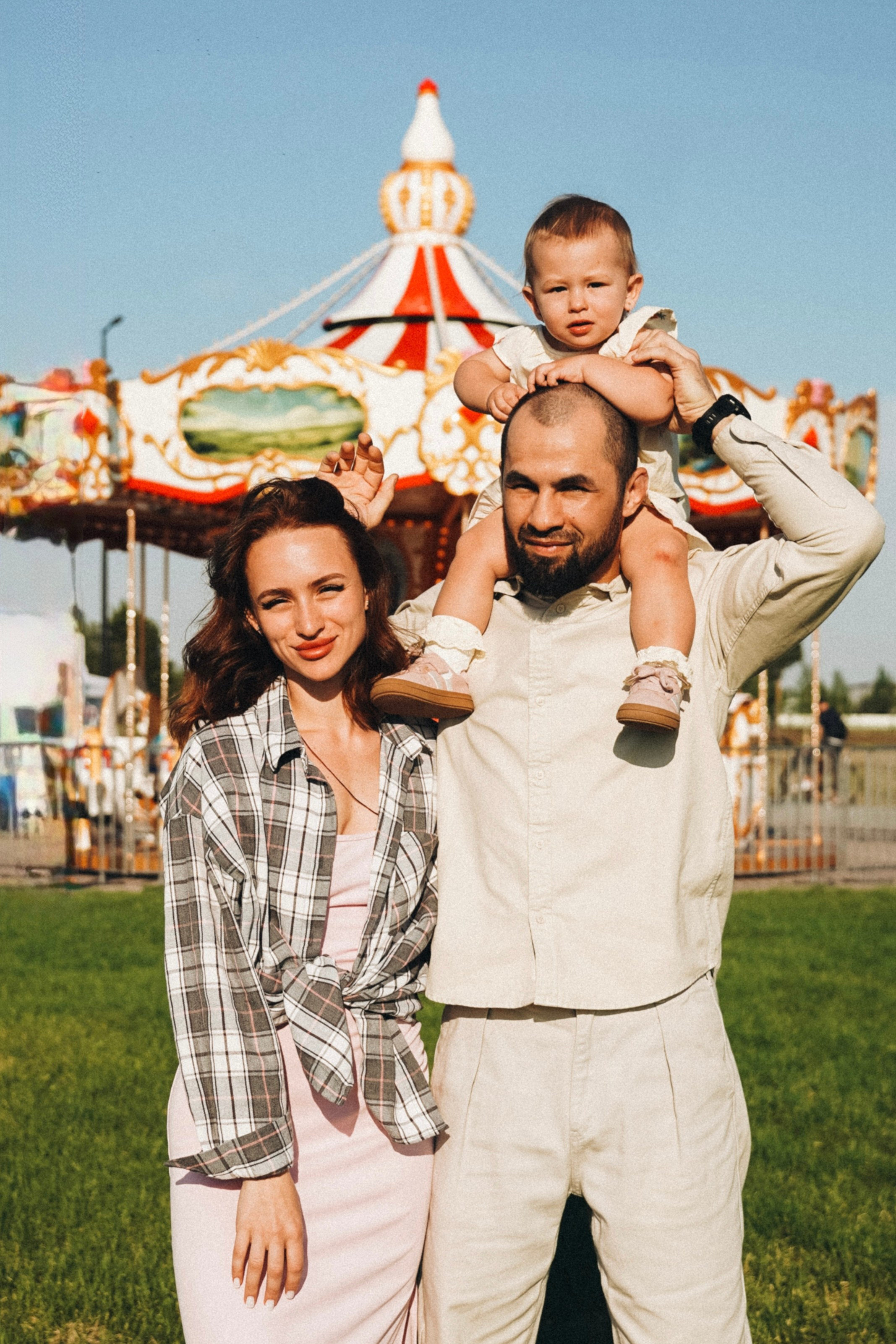 Аня, Демьян и Таисия. Свадебный видеограф, рилсмейкер, фотограф в Когалыме Меркулова Диана