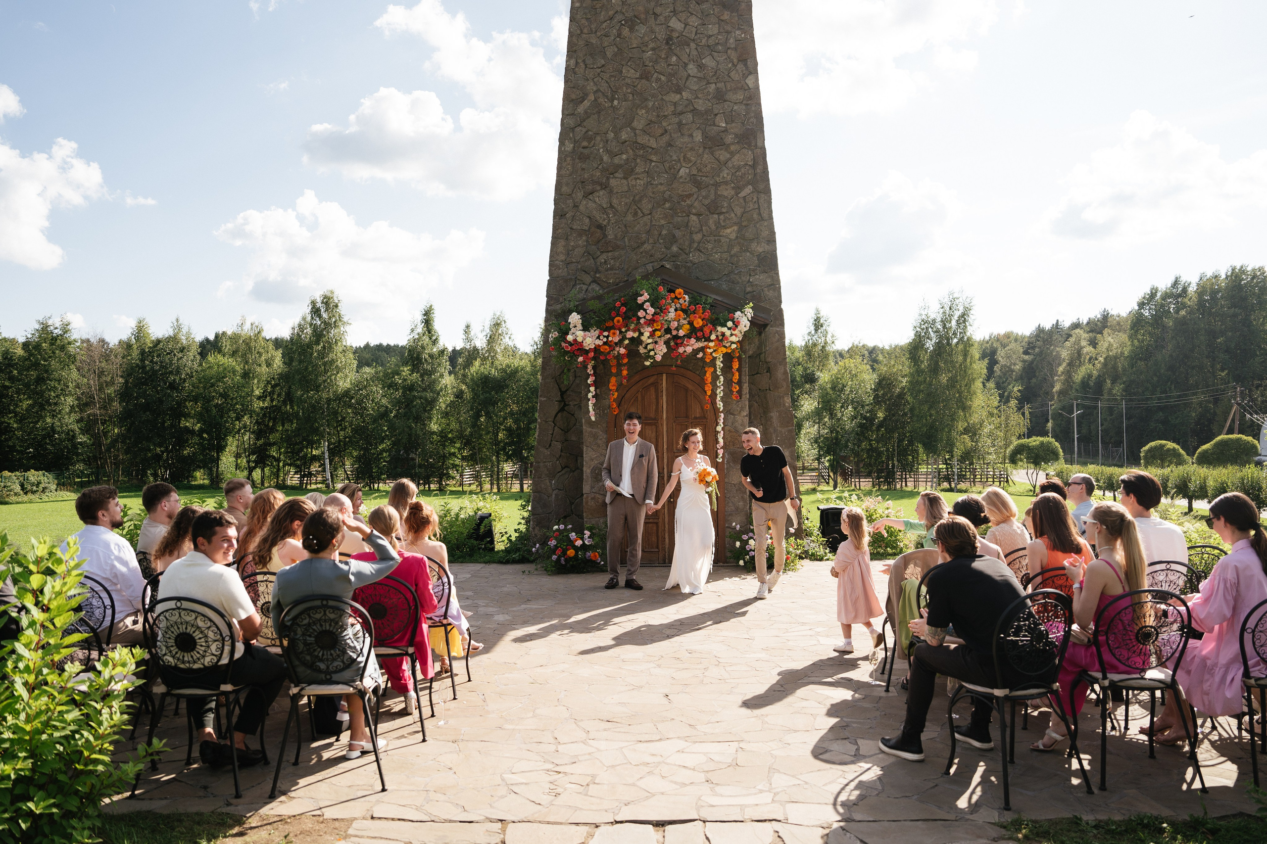 Арина & Иван. Камерная свадьба на природе в стиле в расслабленном стиле. Свадебный фотограф организатор в Санкт-Петербурге Ассоль Опарина