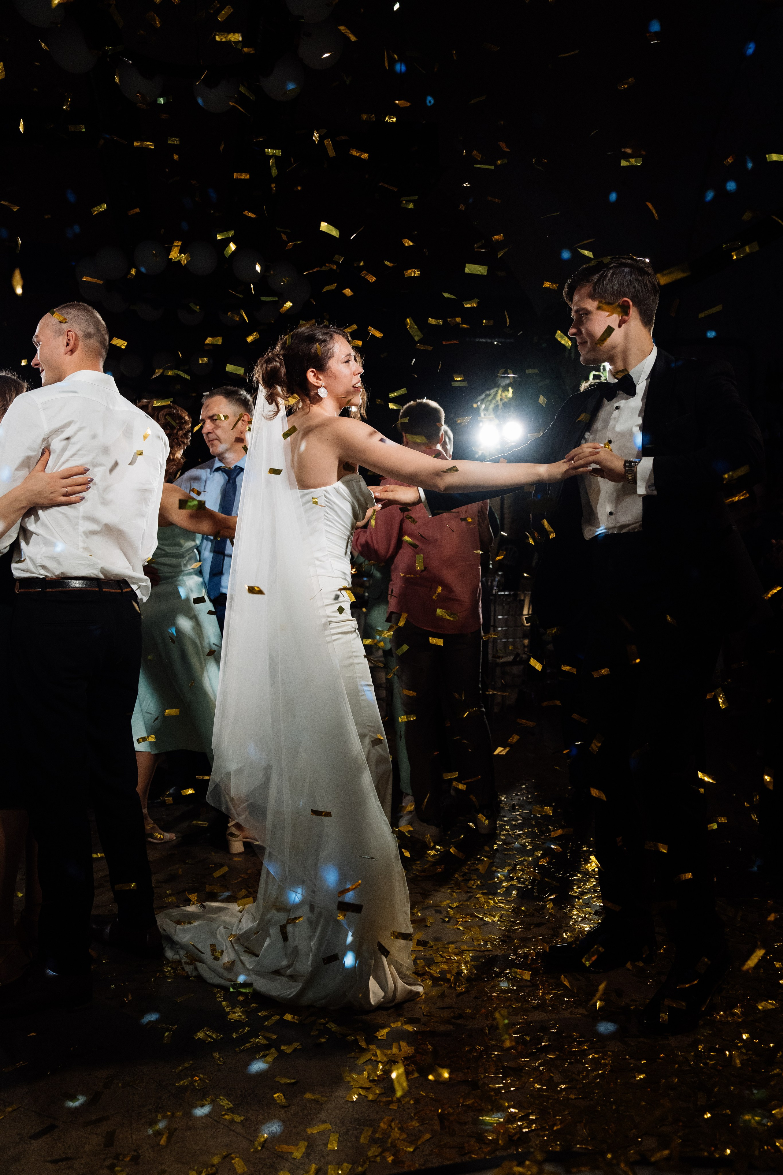 Оранжевая свадьба в гребешках. Свадебный фотограф организатор в Санкт-Петербурге Ассоль Опарина