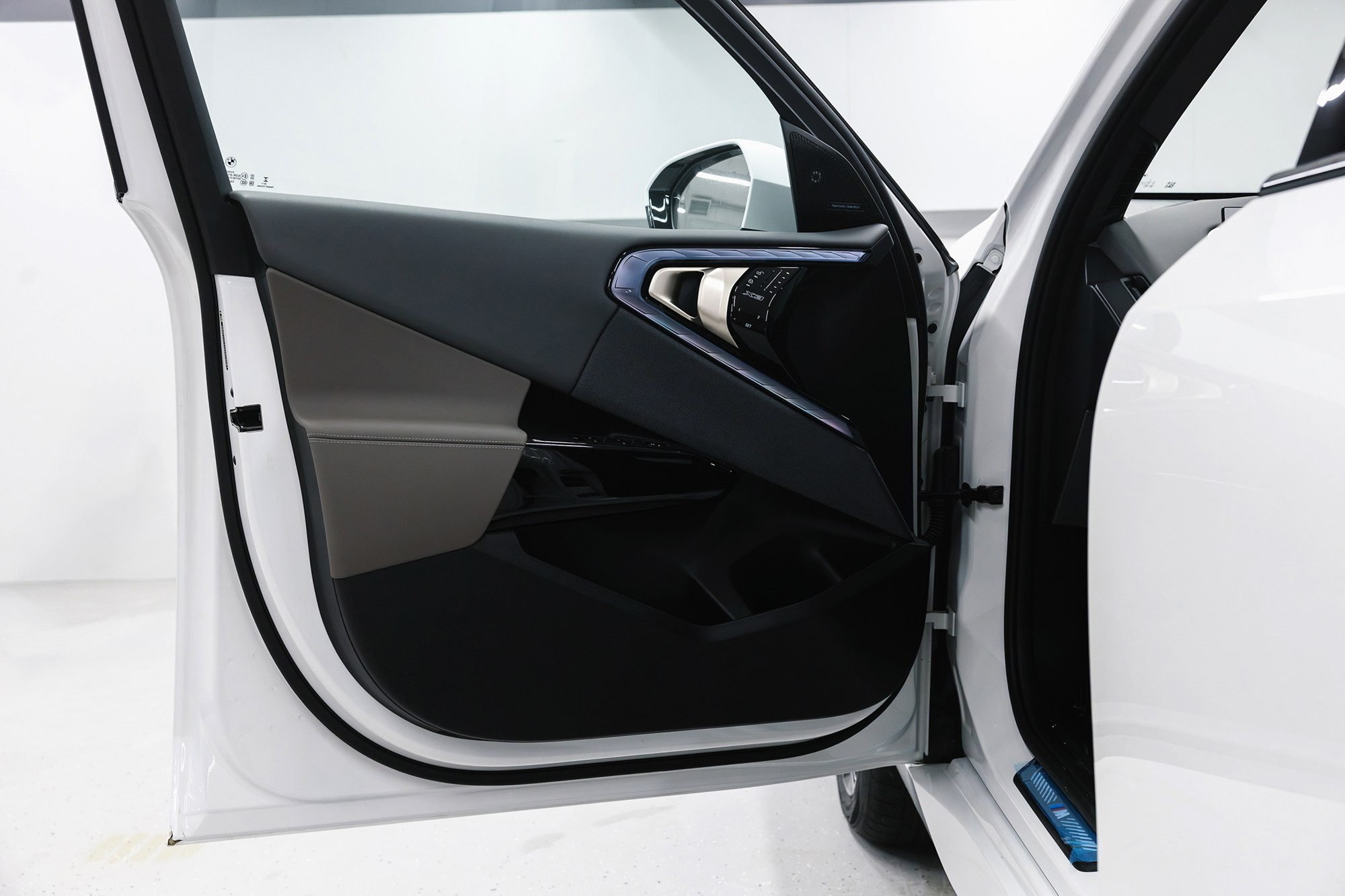 BMW X3 White G45. Новые автомобили