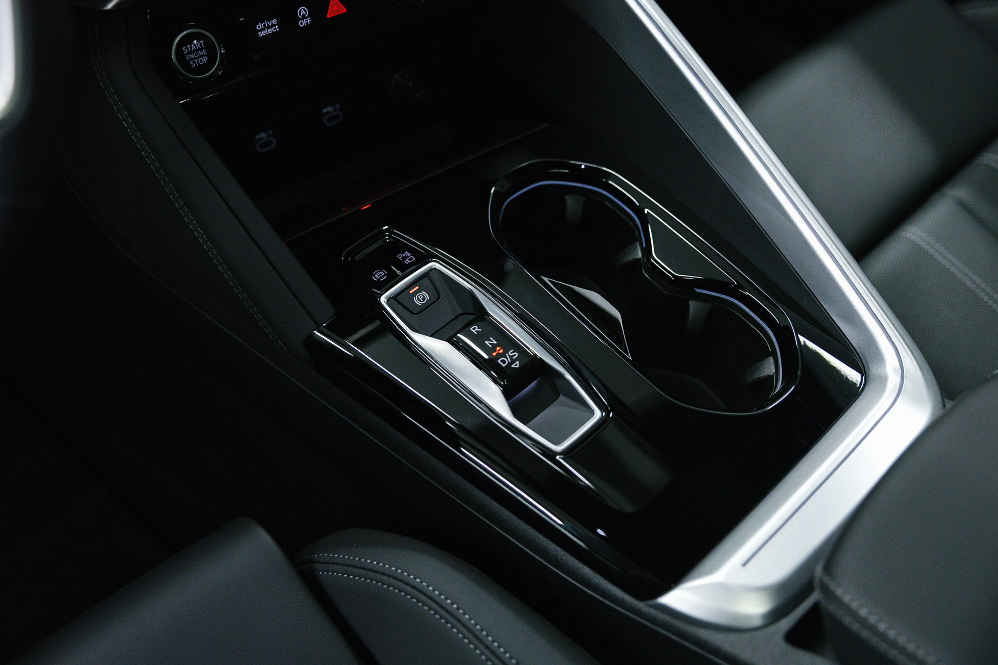 Audi Q5 Sportback 40 TFSI 2.0 quattro S tronic (204 л. с.). Автосалон «Х-Авто»