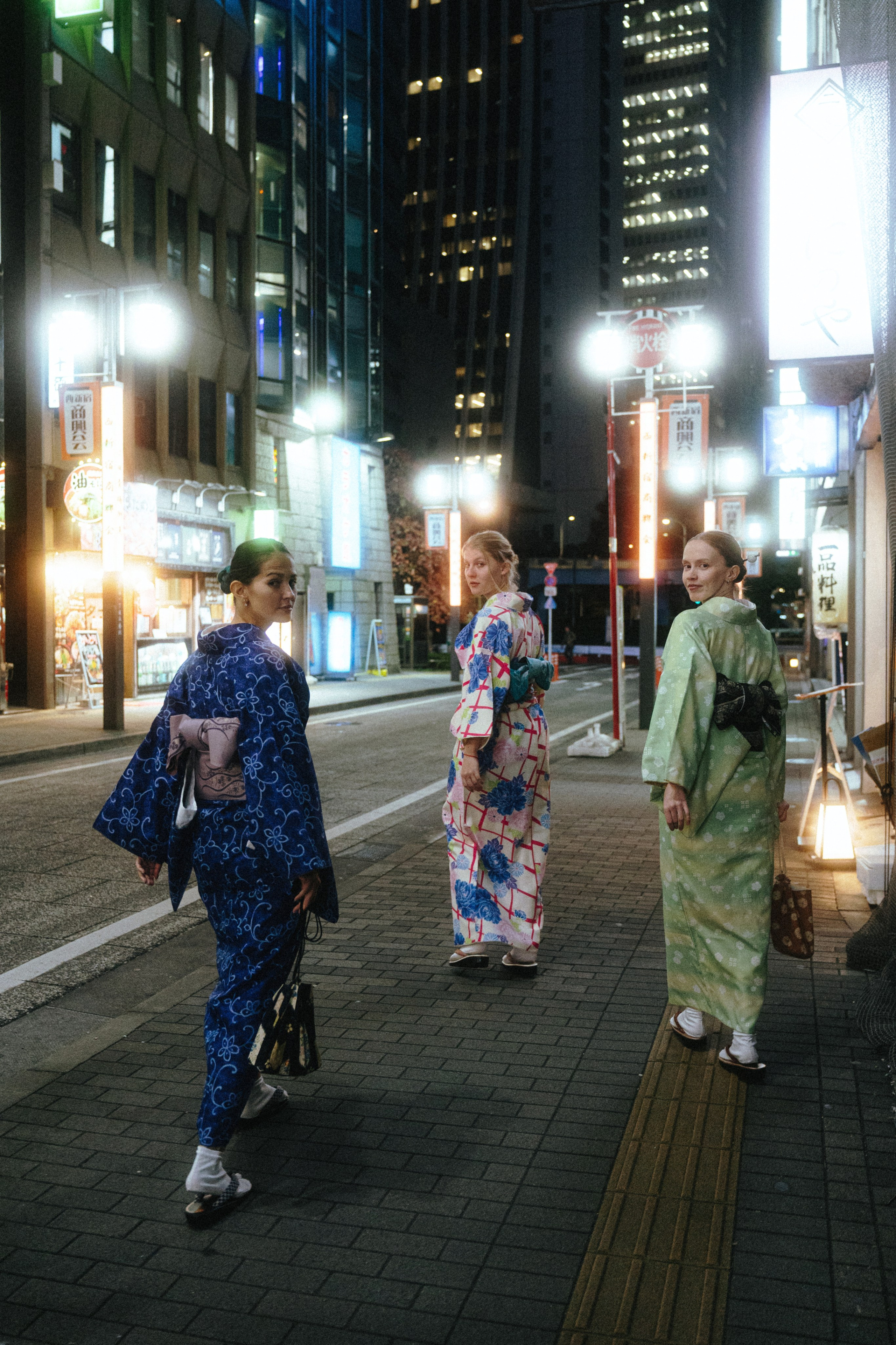 Дневной и ночной STREET. Фотограф Алина Диева Москва | Токио