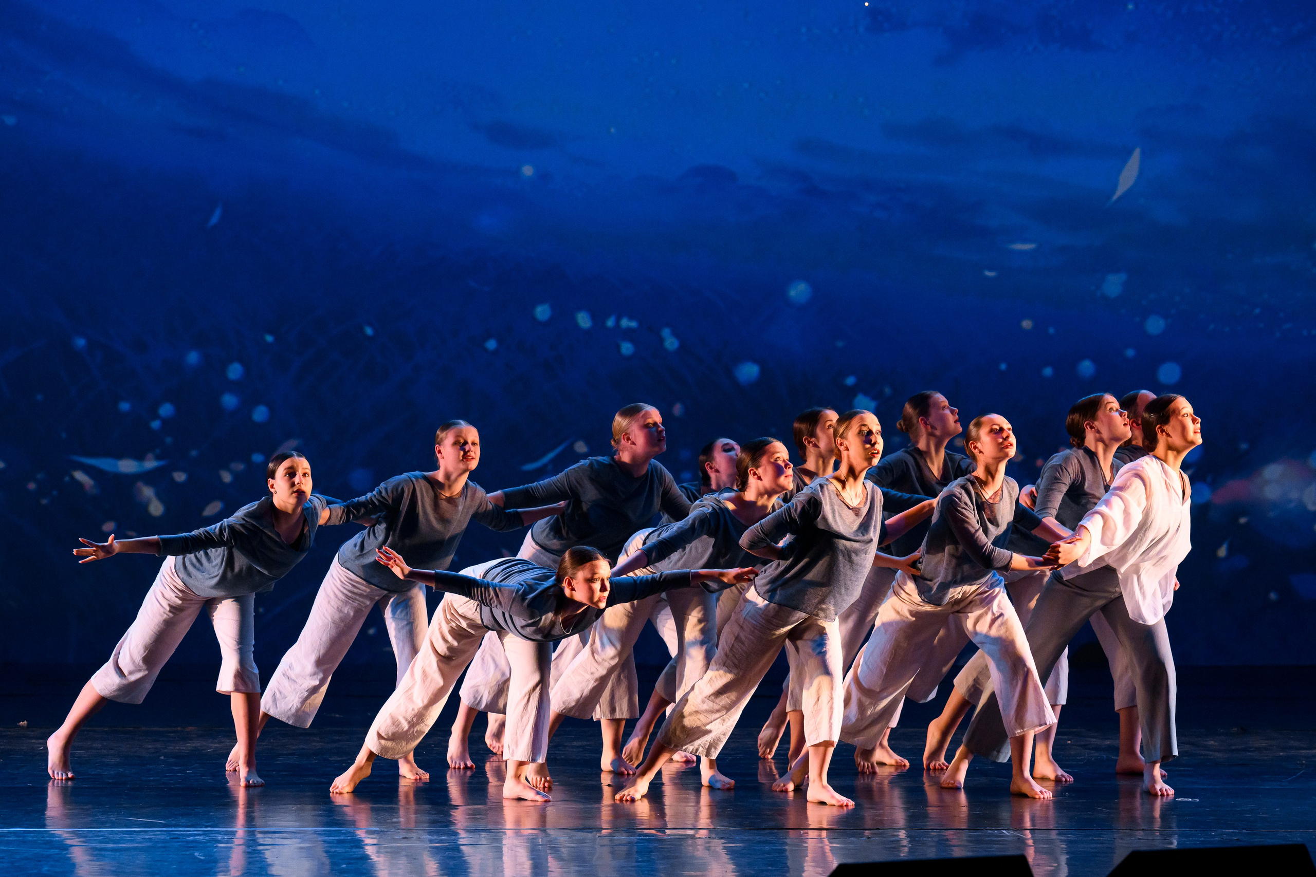 23 апреля, часть 1, БКЗ Октябрьский, г. Санкт-Петербург. Золотое яблочко