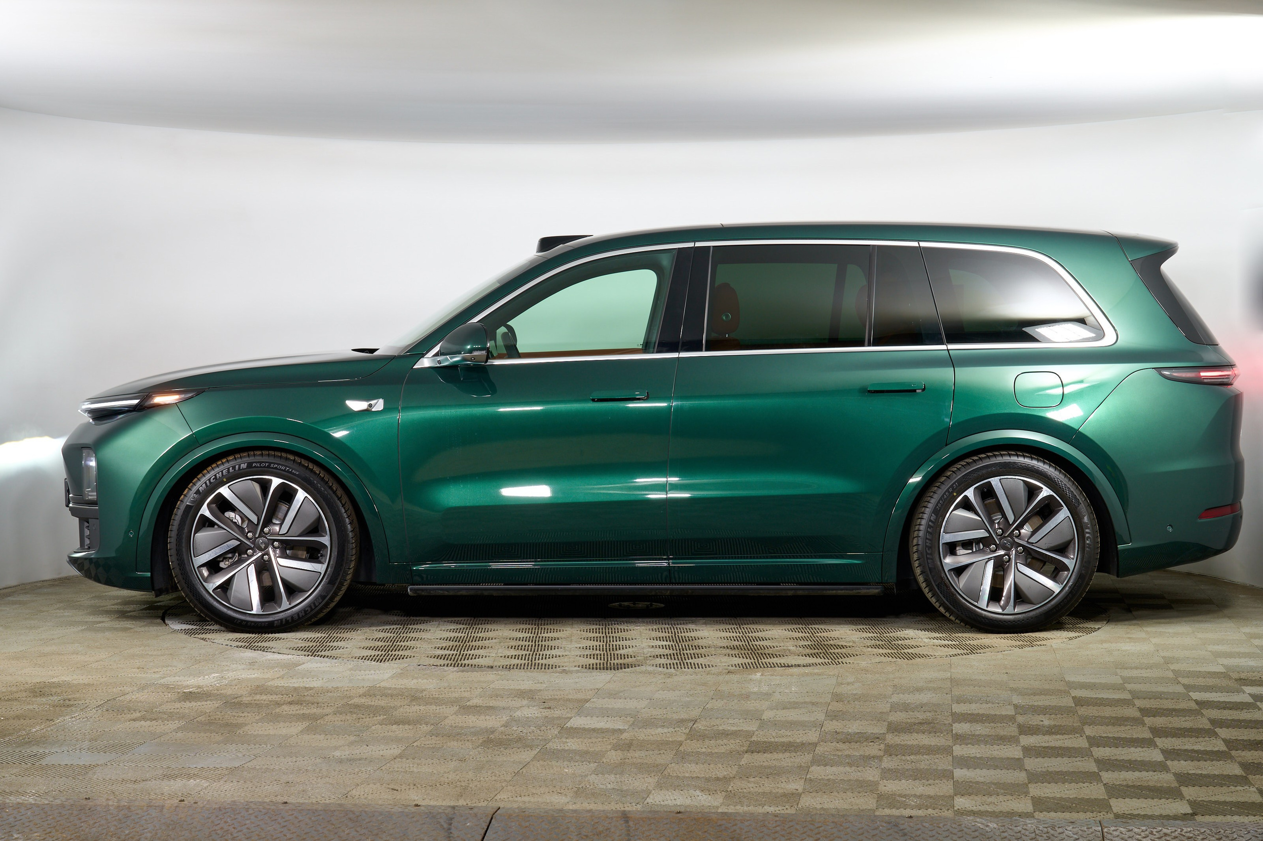 Lixiang L9. Фотограф Николай Прокофьев модельные тесты в Москве