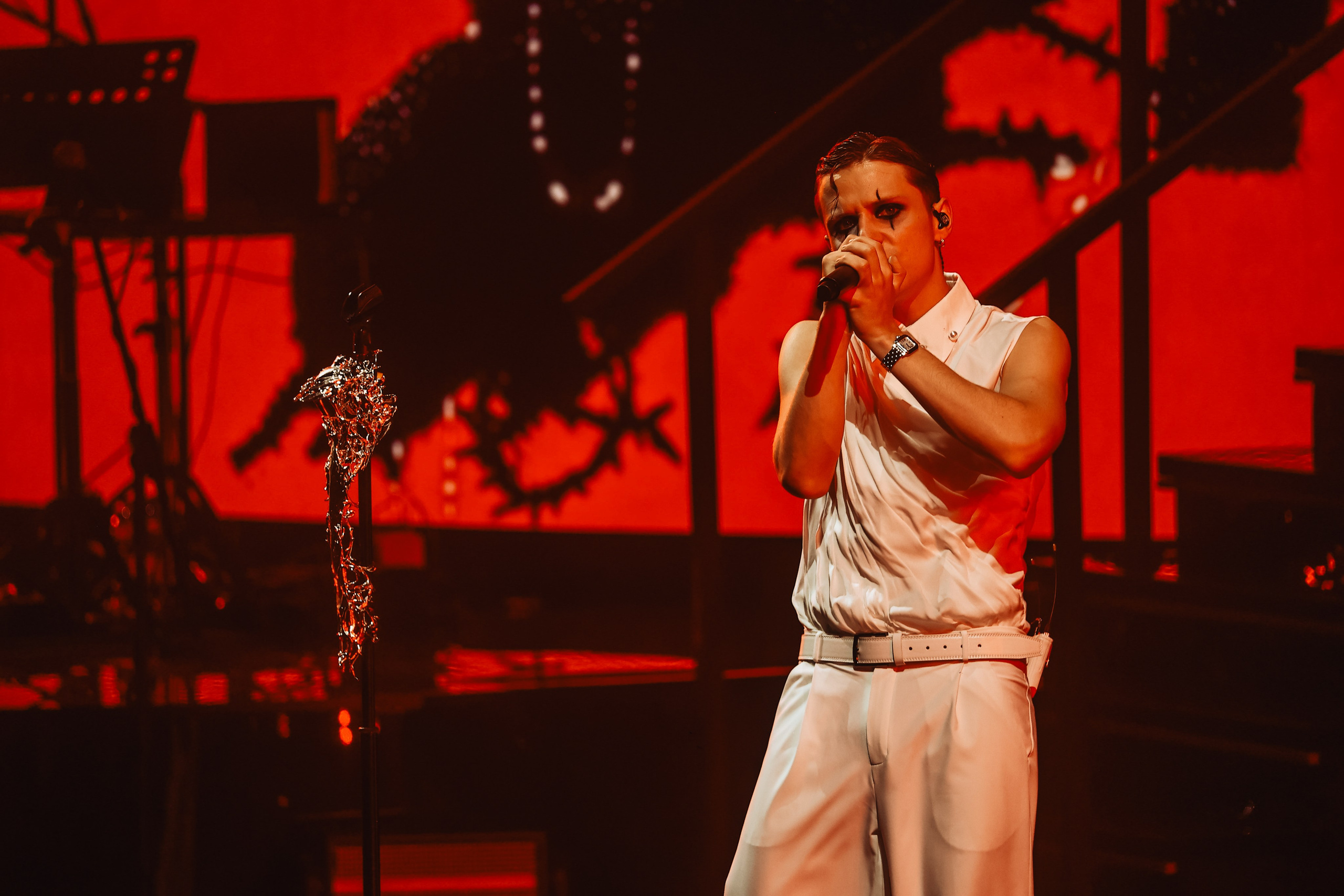 ВАНЯ ДМИТРИЕНКО