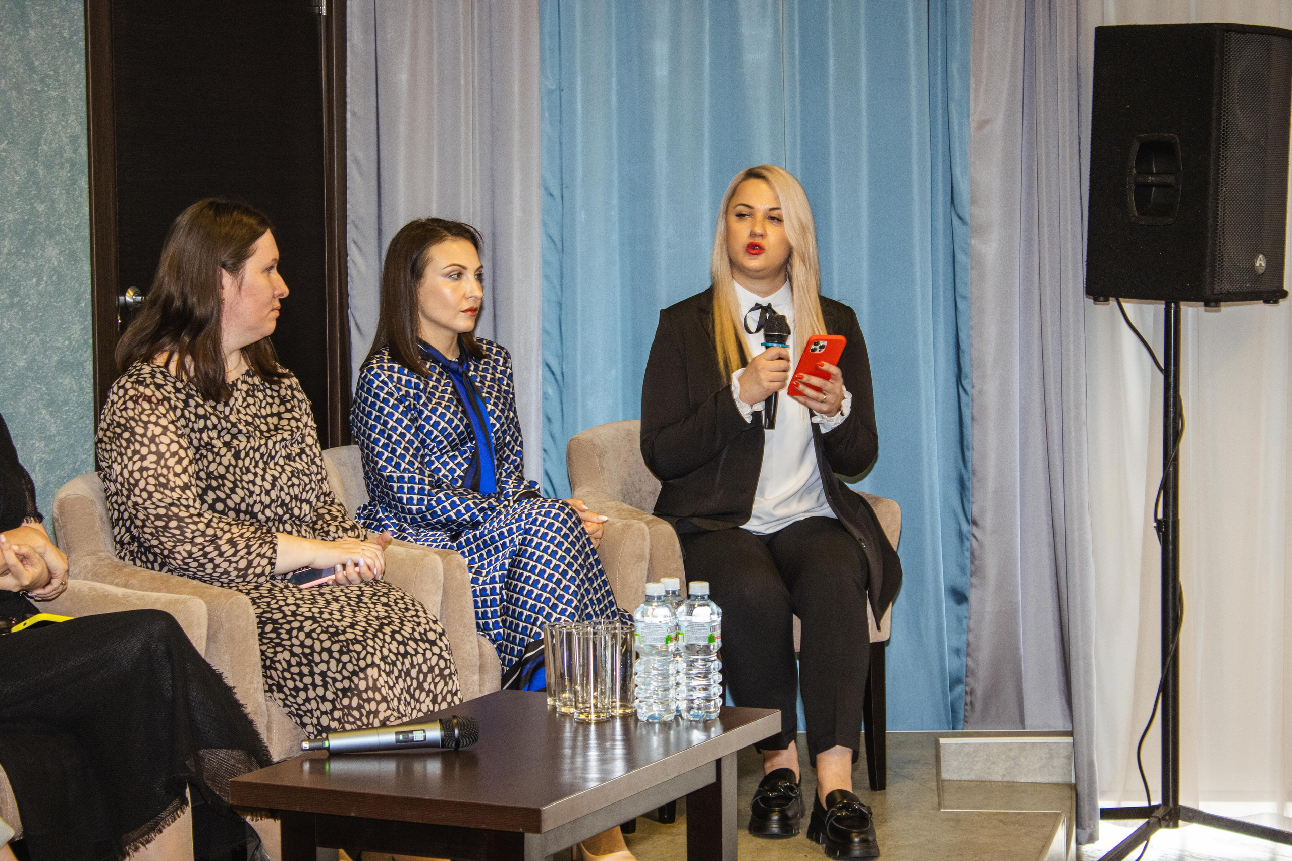 Антикризисная дискуссия. Фотограф Никита Медведев