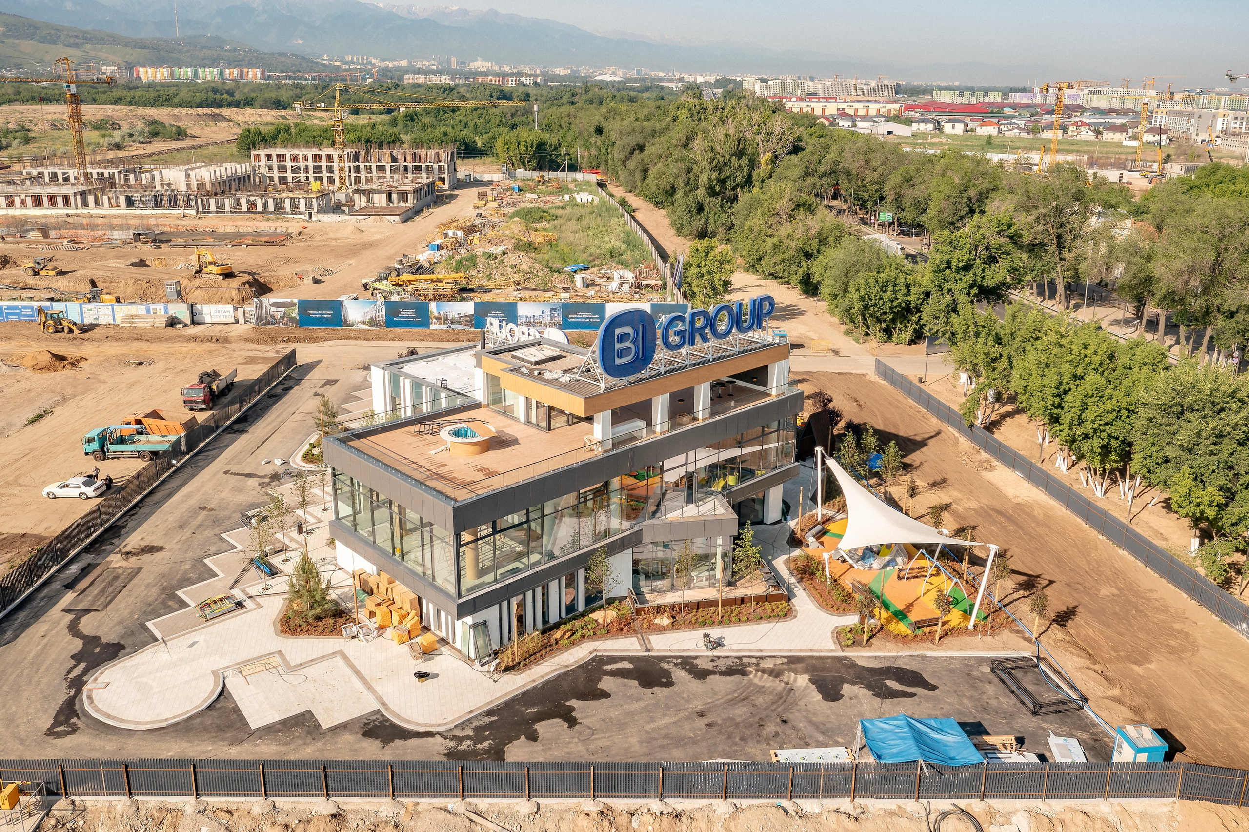 Алматы, ход строительства отдела продаж Bi Group Dream City Tech, июнь 2025. Интерьерный фотограф Алматы