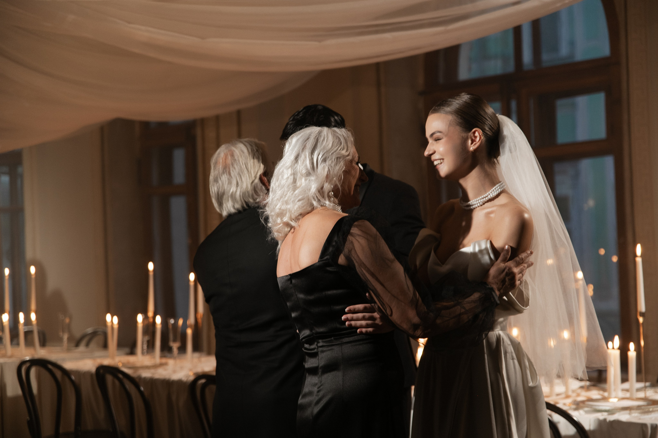 Камерный свадебный ужин при свечах в старинном особняке в фотостудии 21. Kult. Ярослава Ерина — свадебный фотограф в Москве