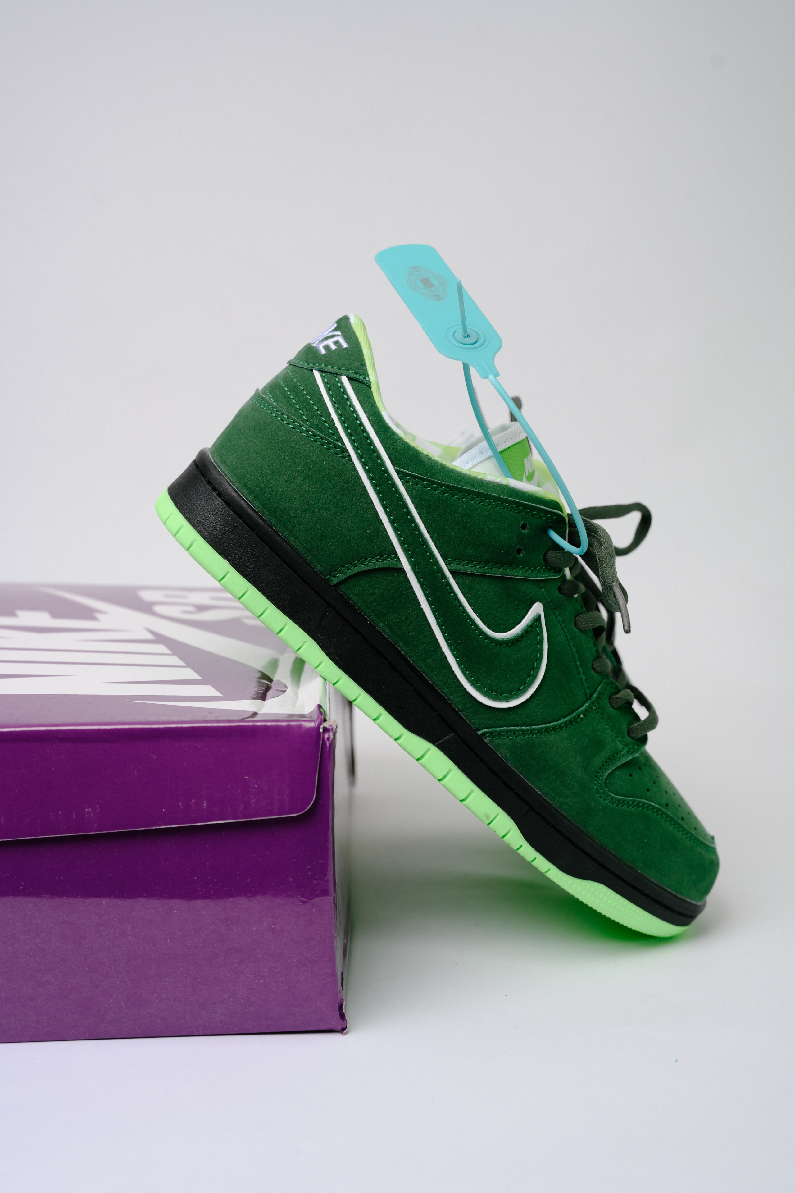 Кроссовки для wb. Фотограф в Красноярске