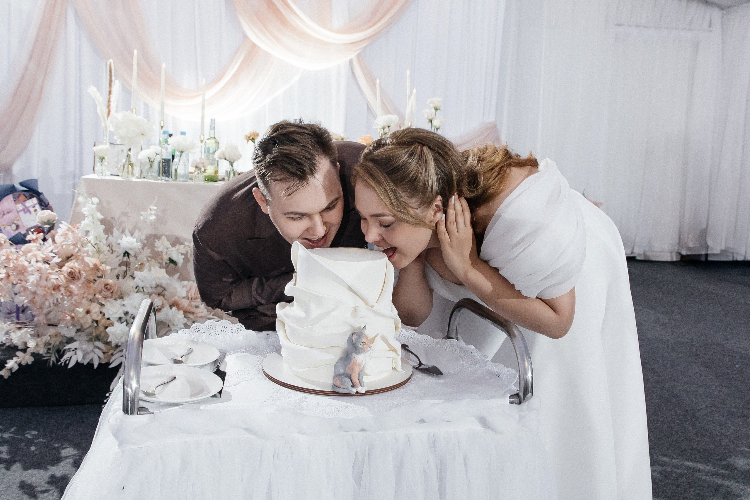 А | А. Любовь, танцы и котики 🐾. Свадебный фотограф Настя Шелл г. Череповец