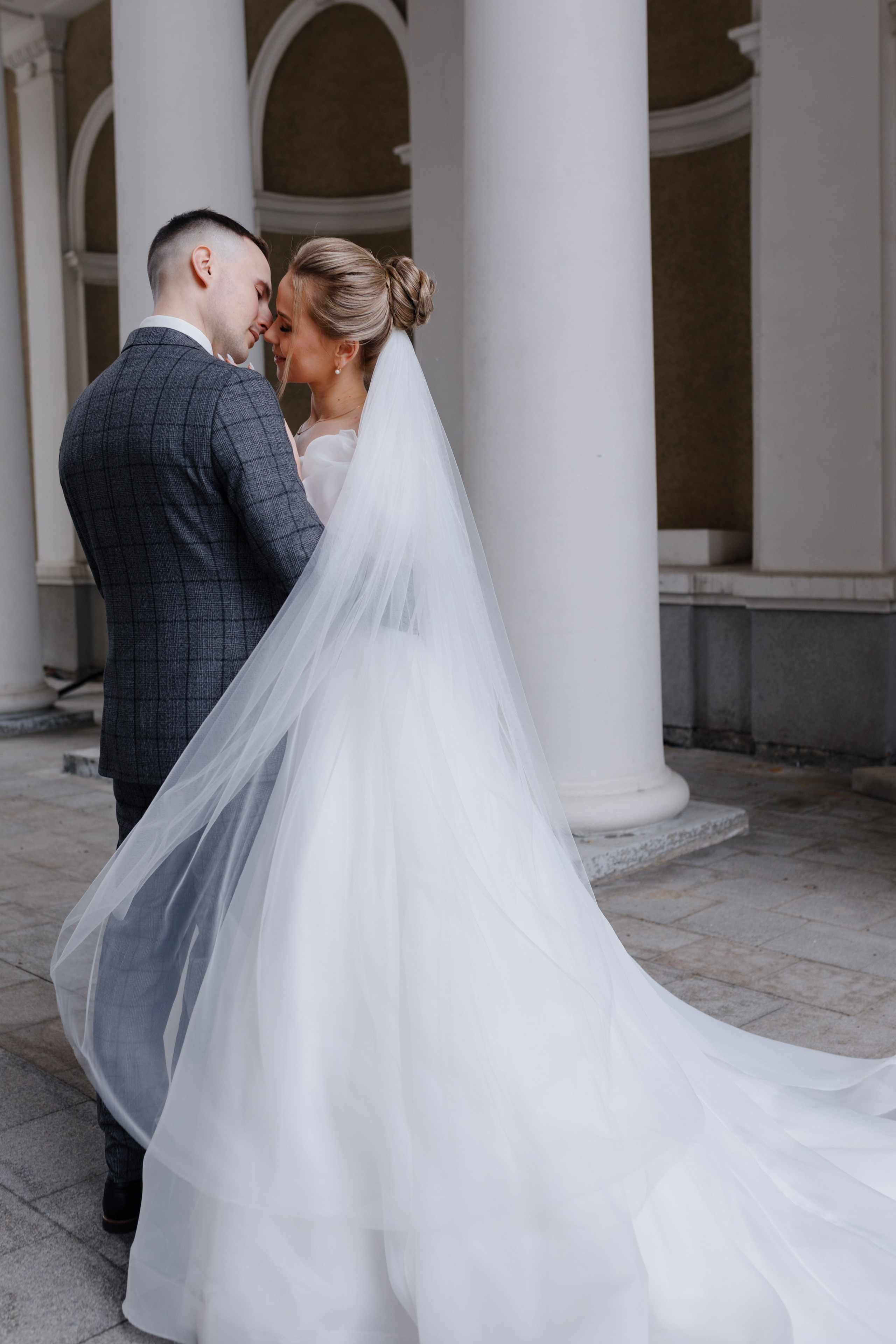 Апрельская история. Главная