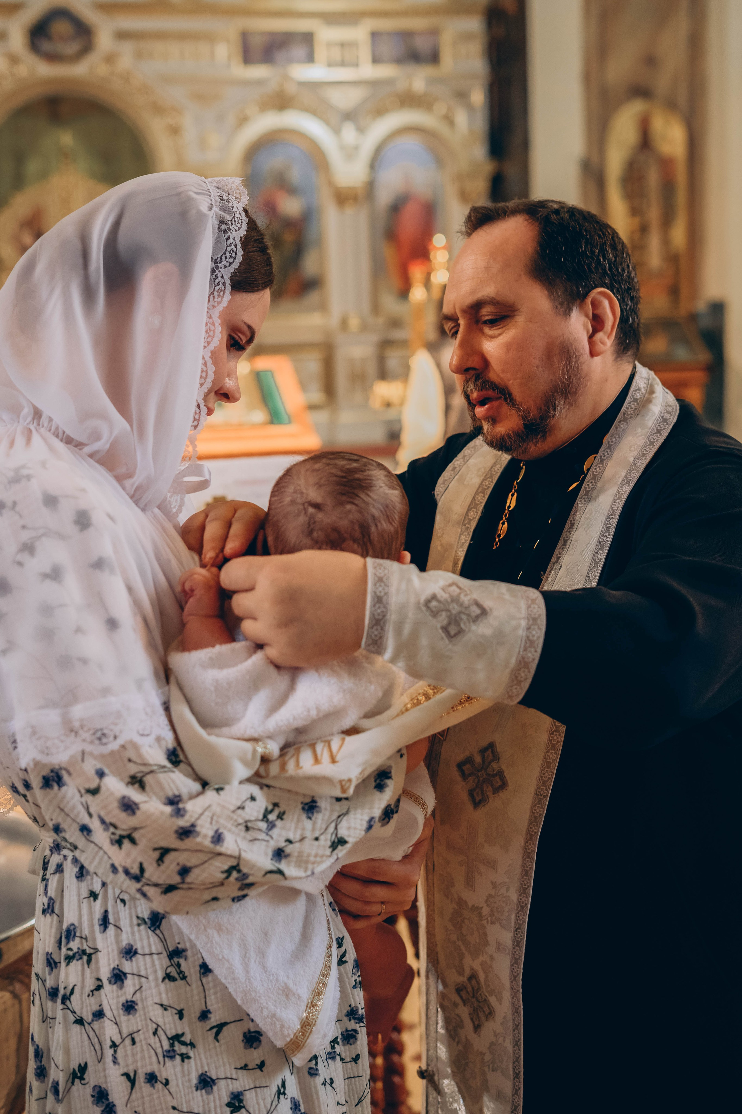 Таинство крещения Мирона